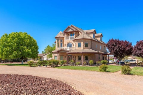 Tiny photo for 885 N Old Farms RD, Dammeron Valley, UT 84783 (MLS # 26-274845)