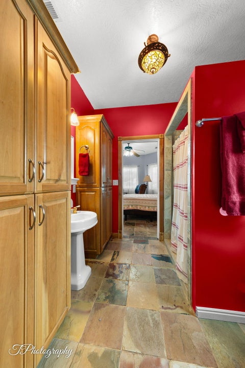 Tiny photo for 885 N Old Farms RD, Dammeron Valley, UT 84783 (MLS # 26-274845)