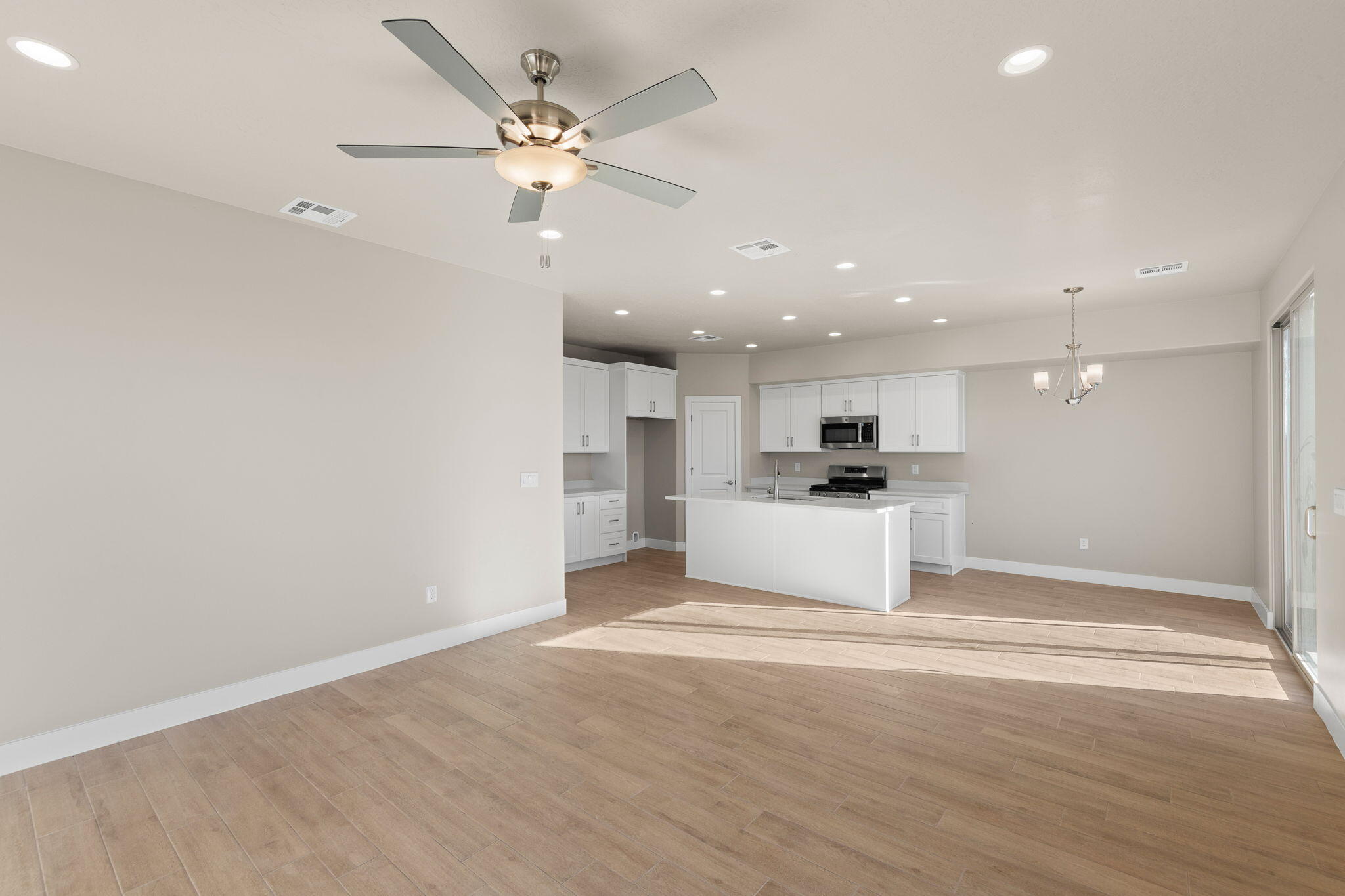 HURRICANE HEIGHTS TOWNHOMES - Residential