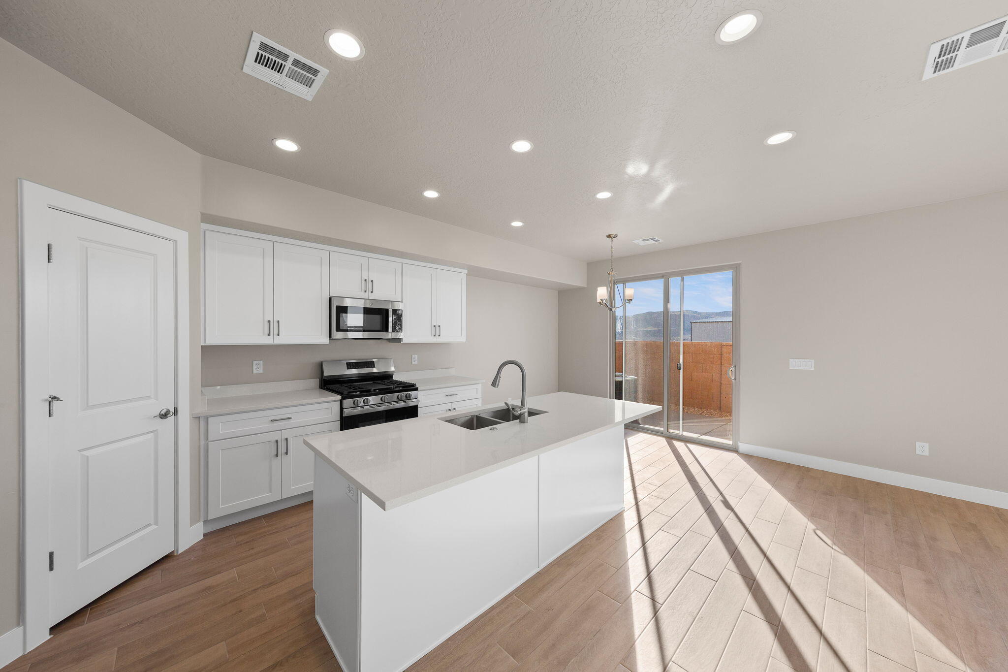 HURRICANE HEIGHTS TOWNHOMES - Residential