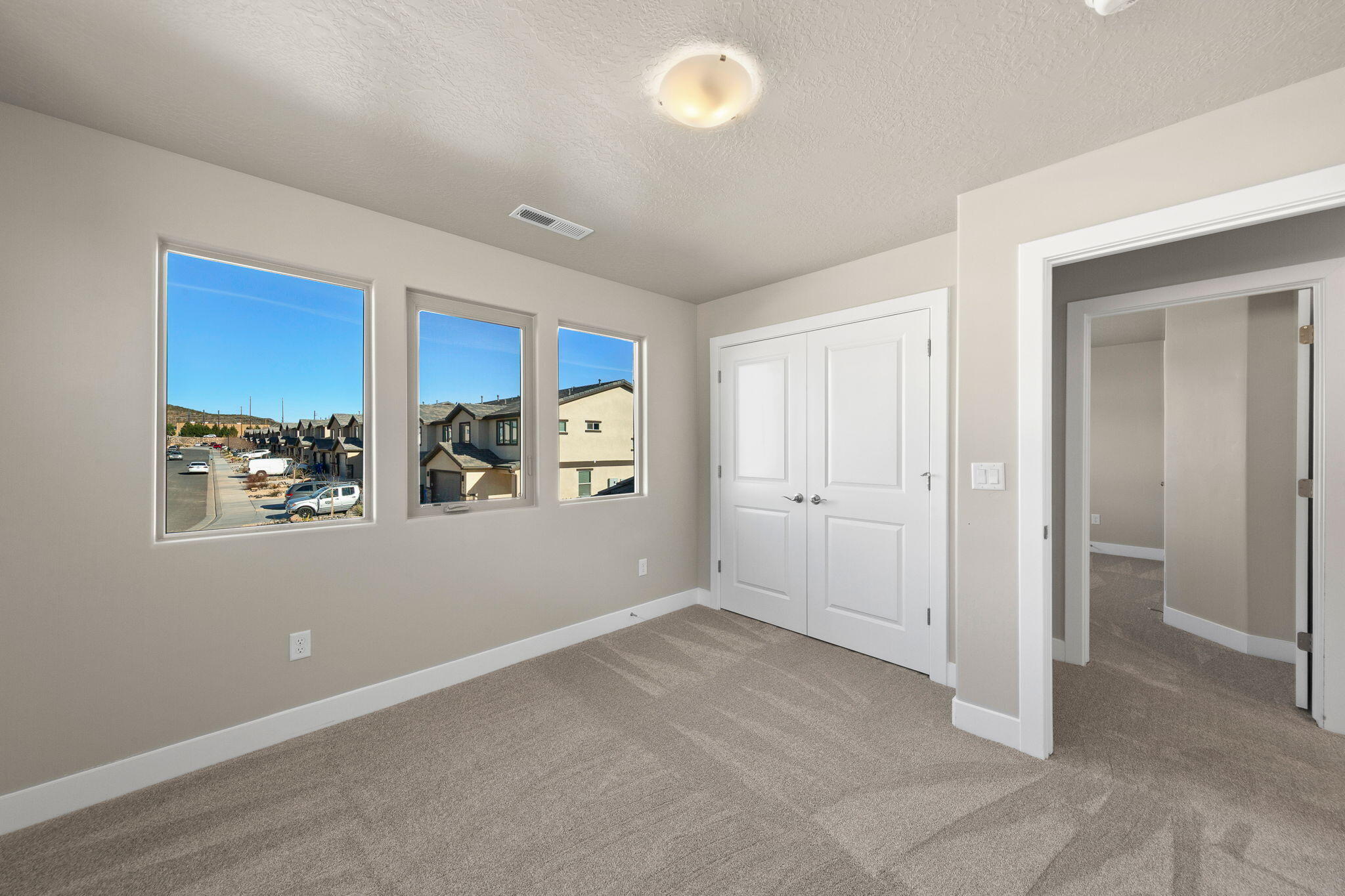 HURRICANE HEIGHTS TOWNHOMES - Residential