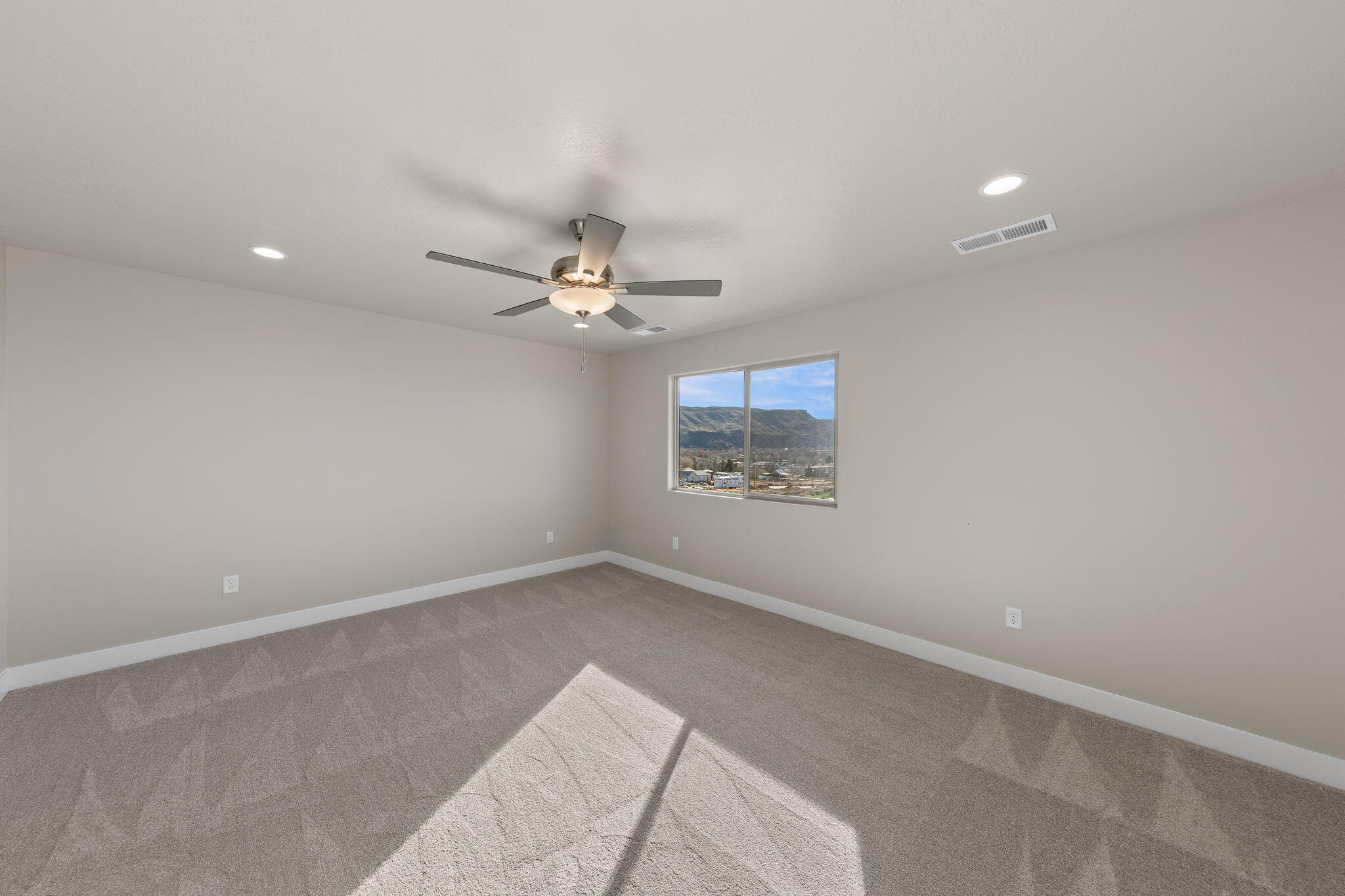 HURRICANE HEIGHTS TOWNHOMES - Residential