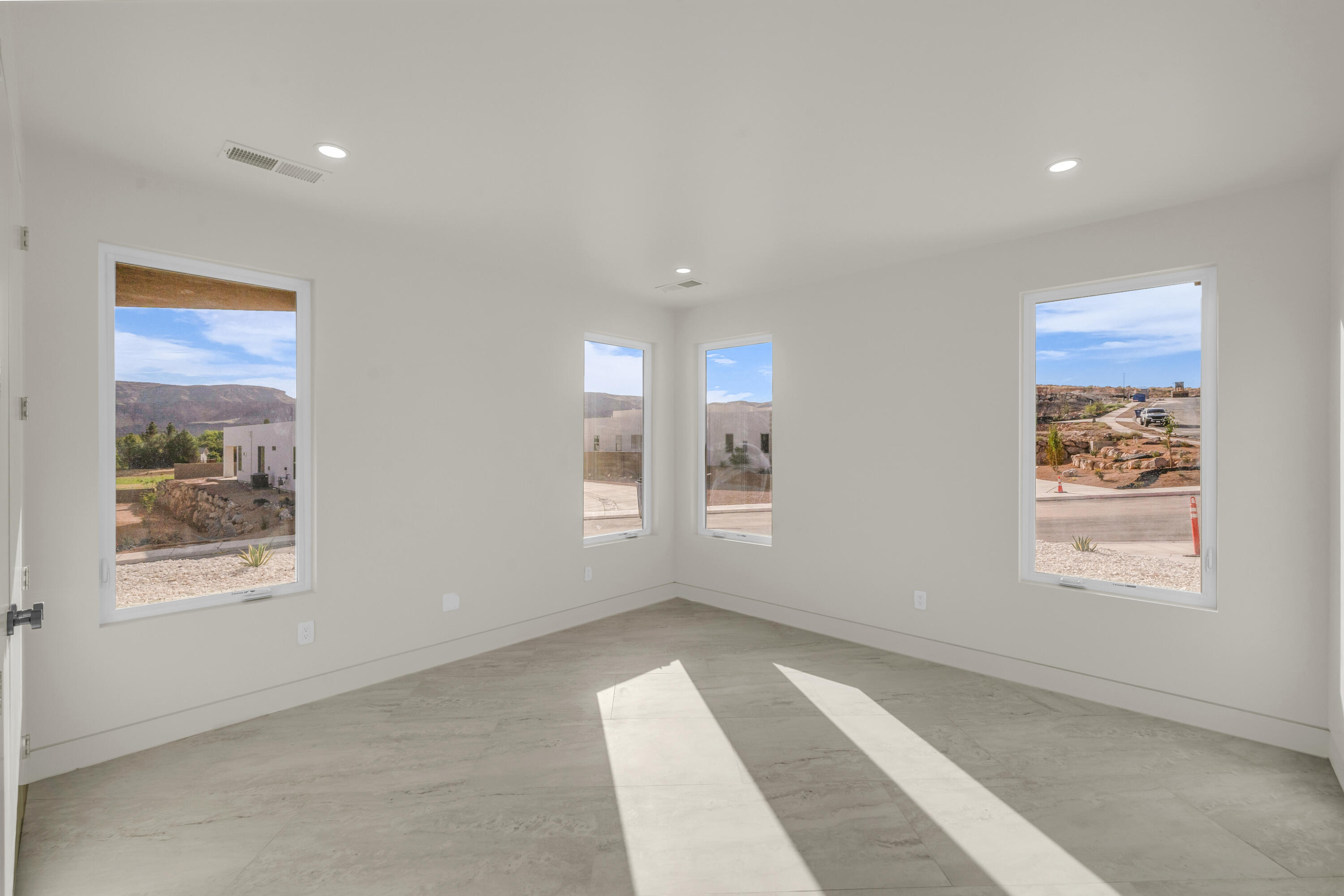 MOUNTAIN VIEW ESTATES - Residential