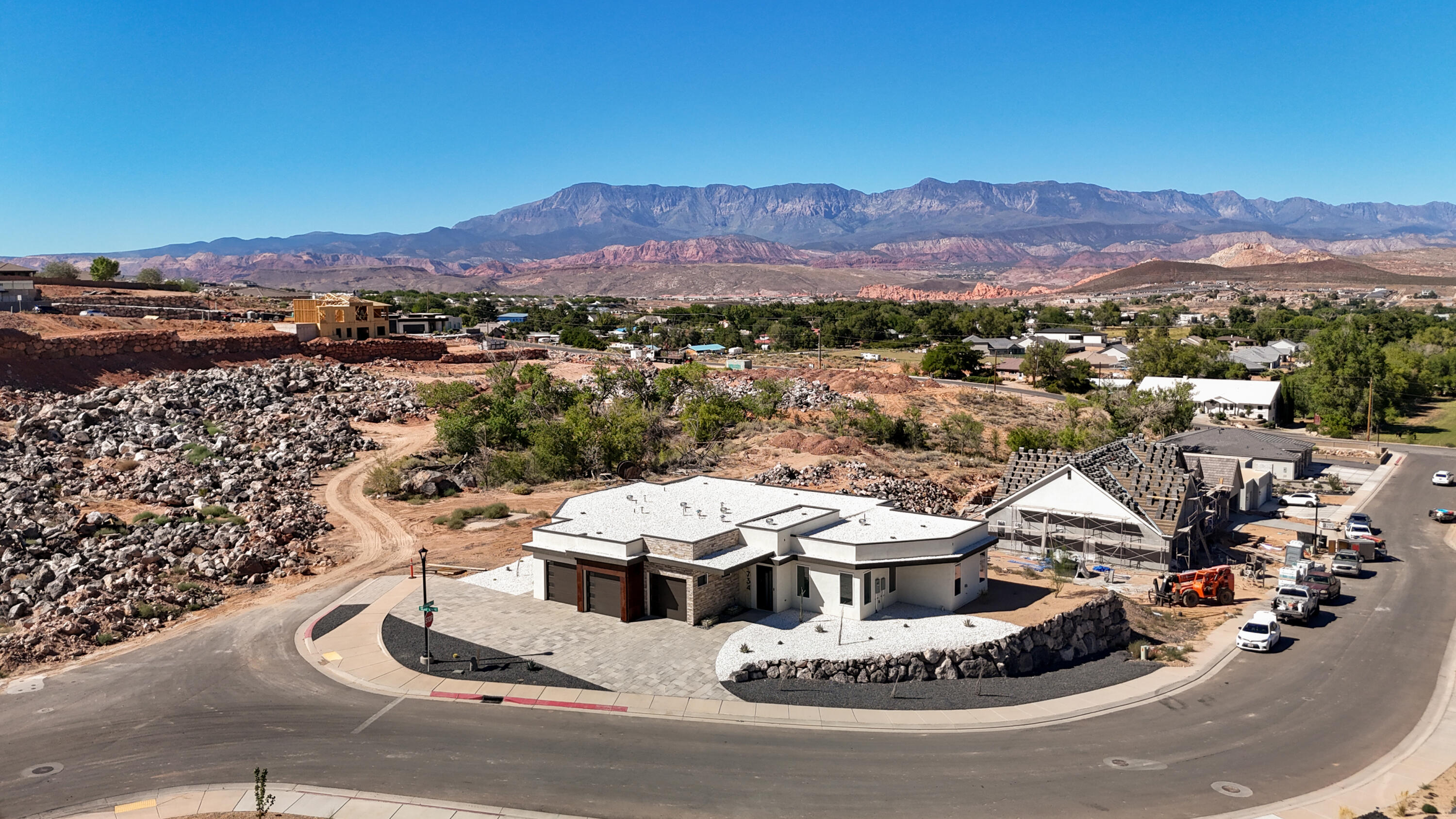 MOUNTAIN VIEW ESTATES - Residential