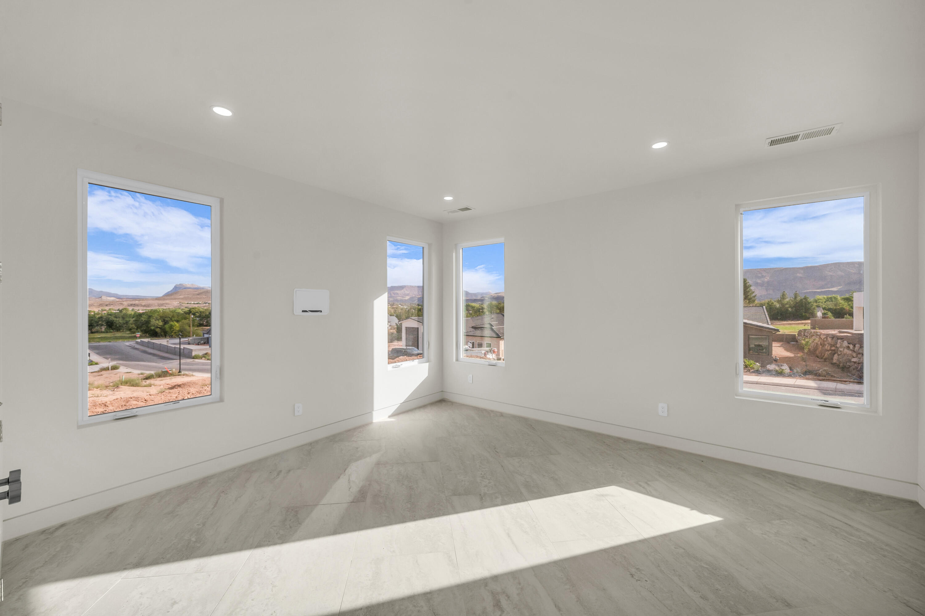 MOUNTAIN VIEW ESTATES - Residential