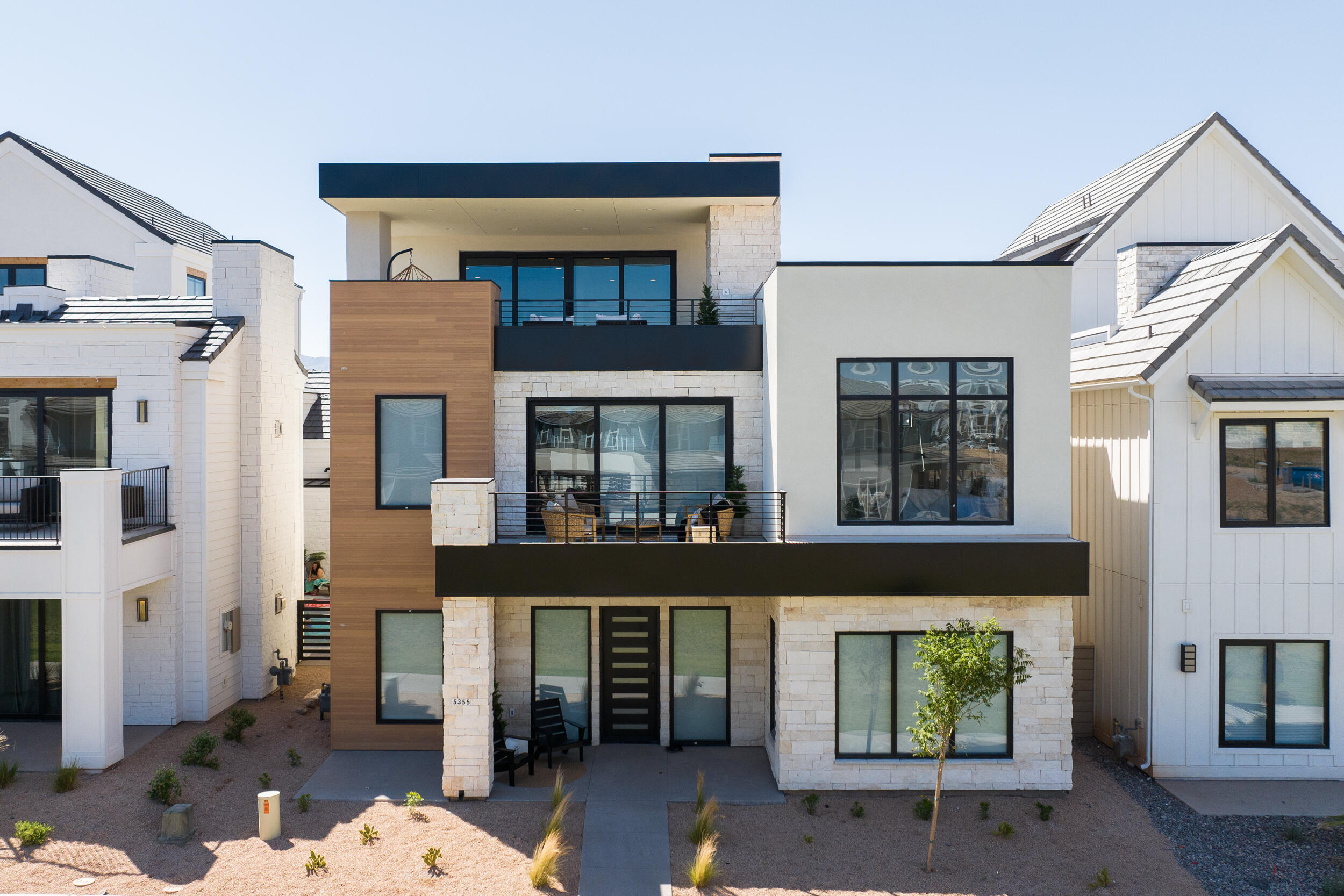 DESERT COLOR RESORT - Residential