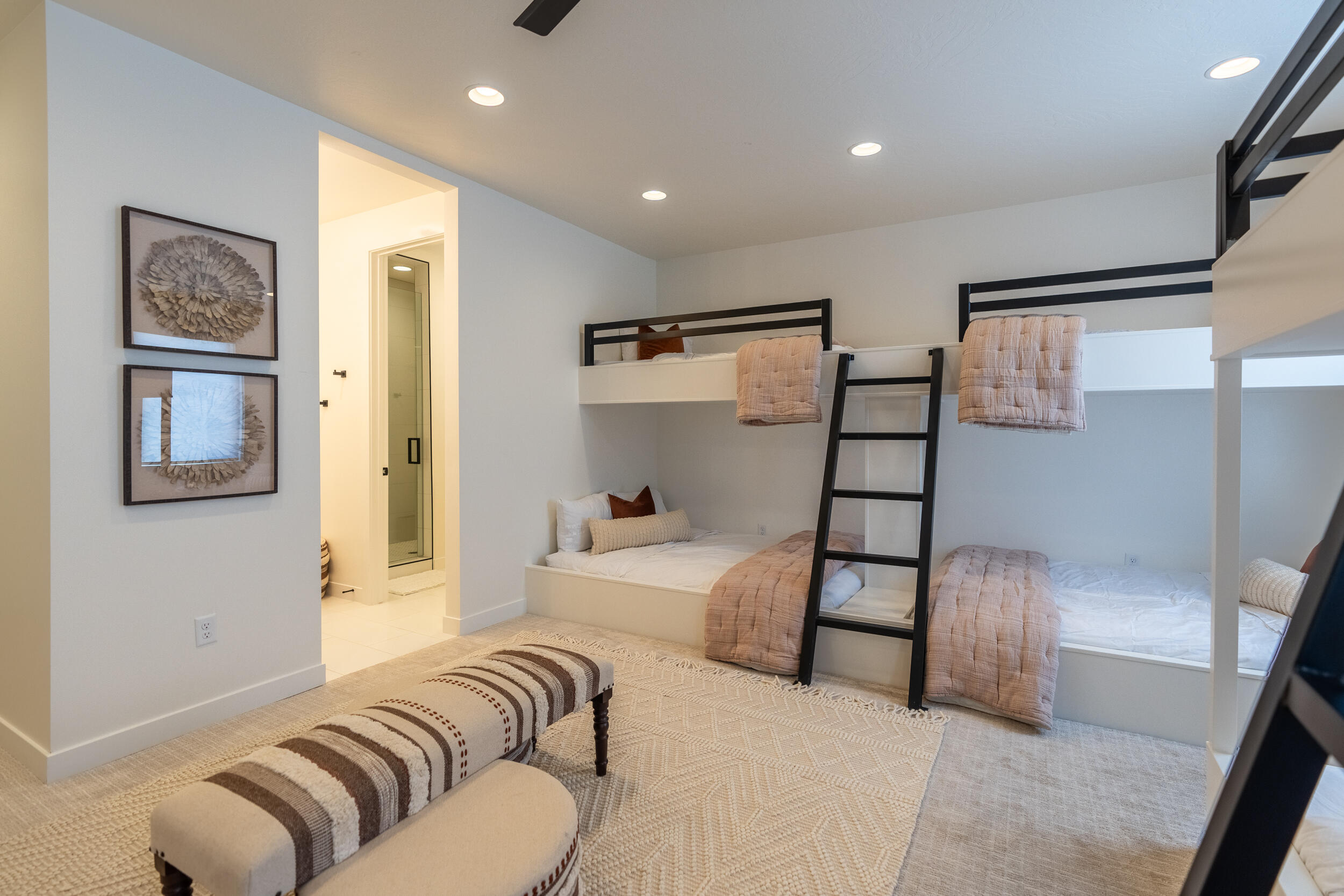 DESERT COLOR RESORT - Residential