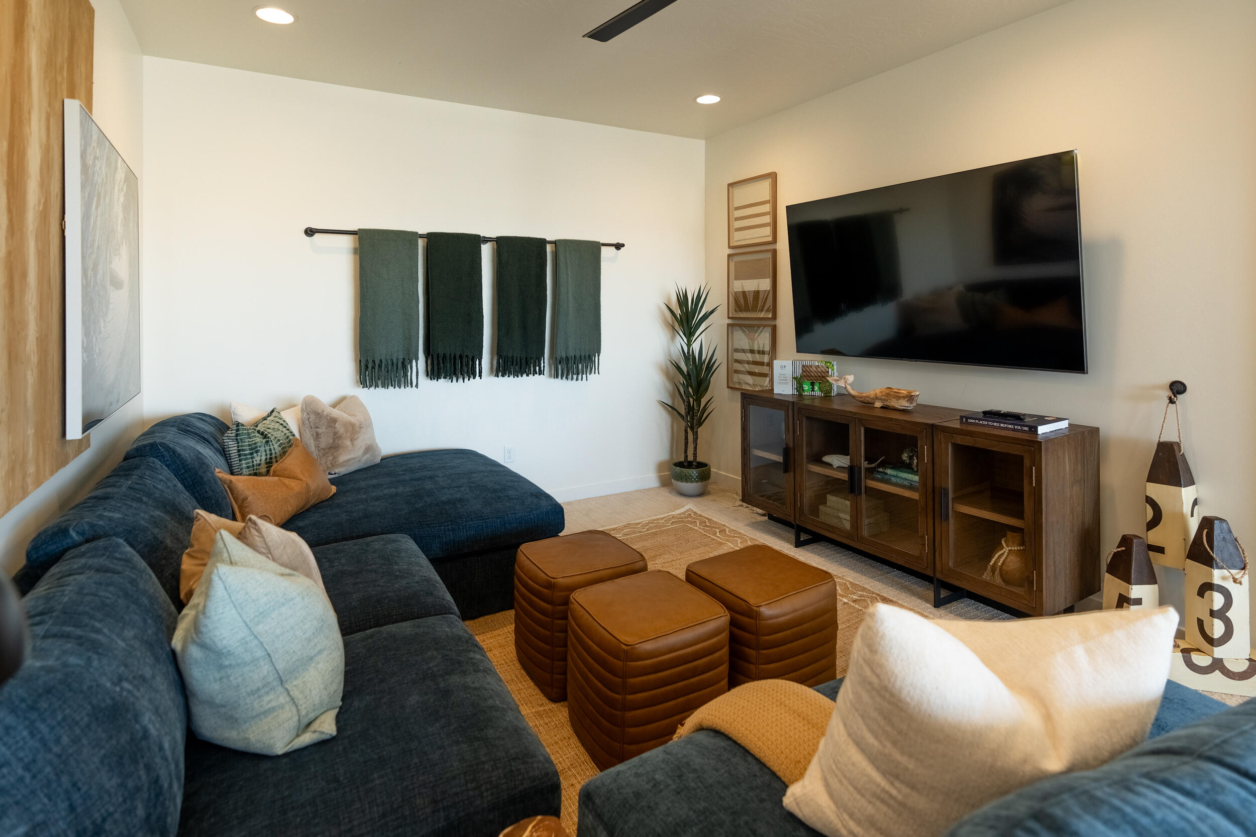 DESERT COLOR RESORT - Residential