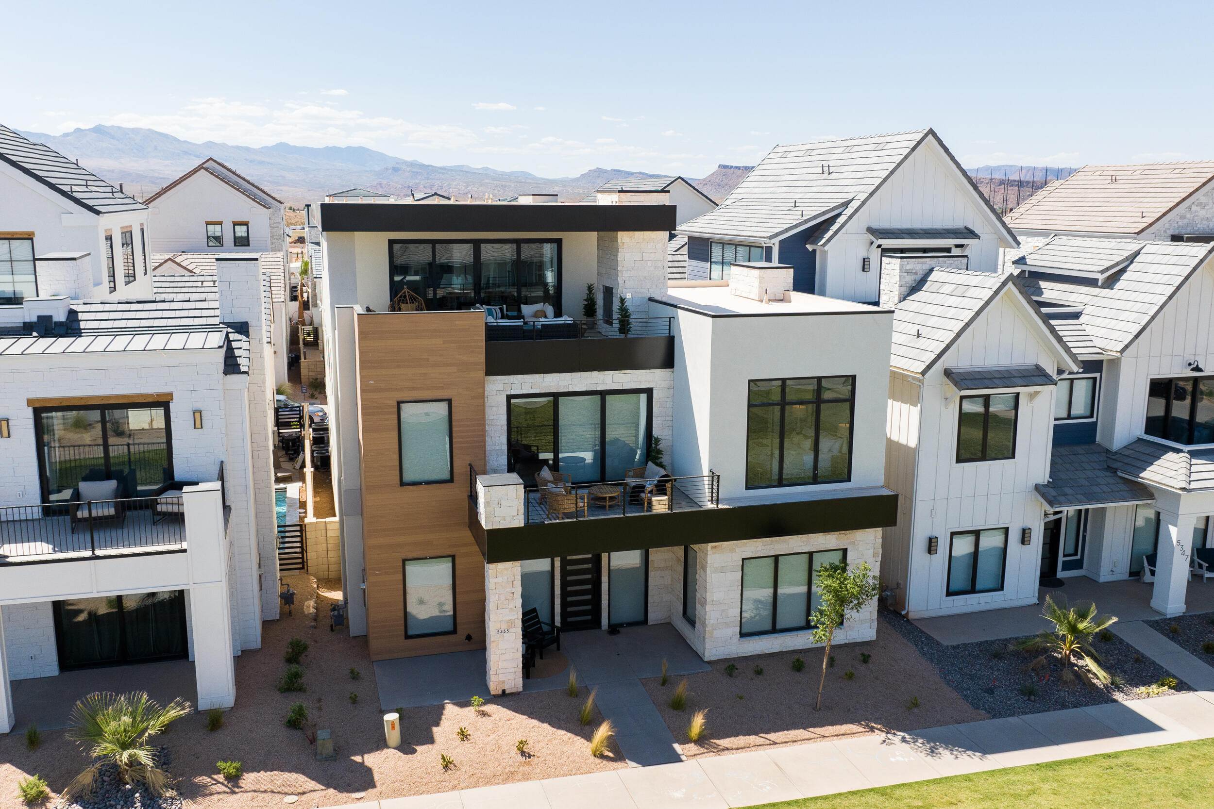 DESERT COLOR RESORT - Residential