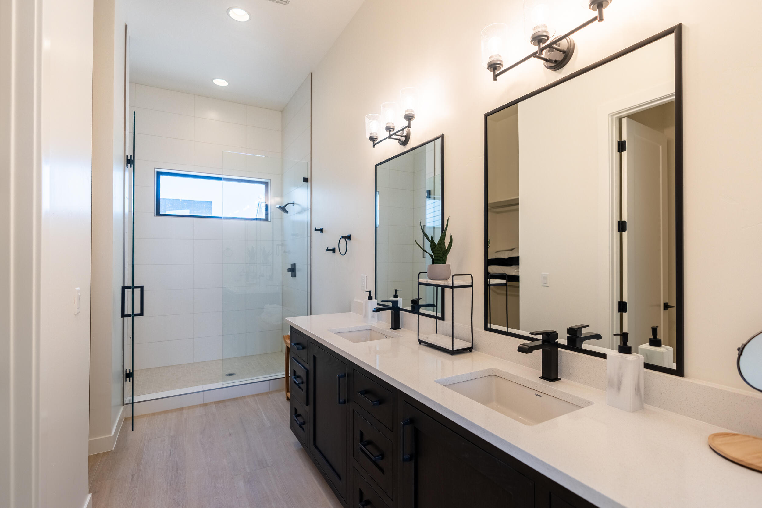 DESERT COLOR RESORT - Residential