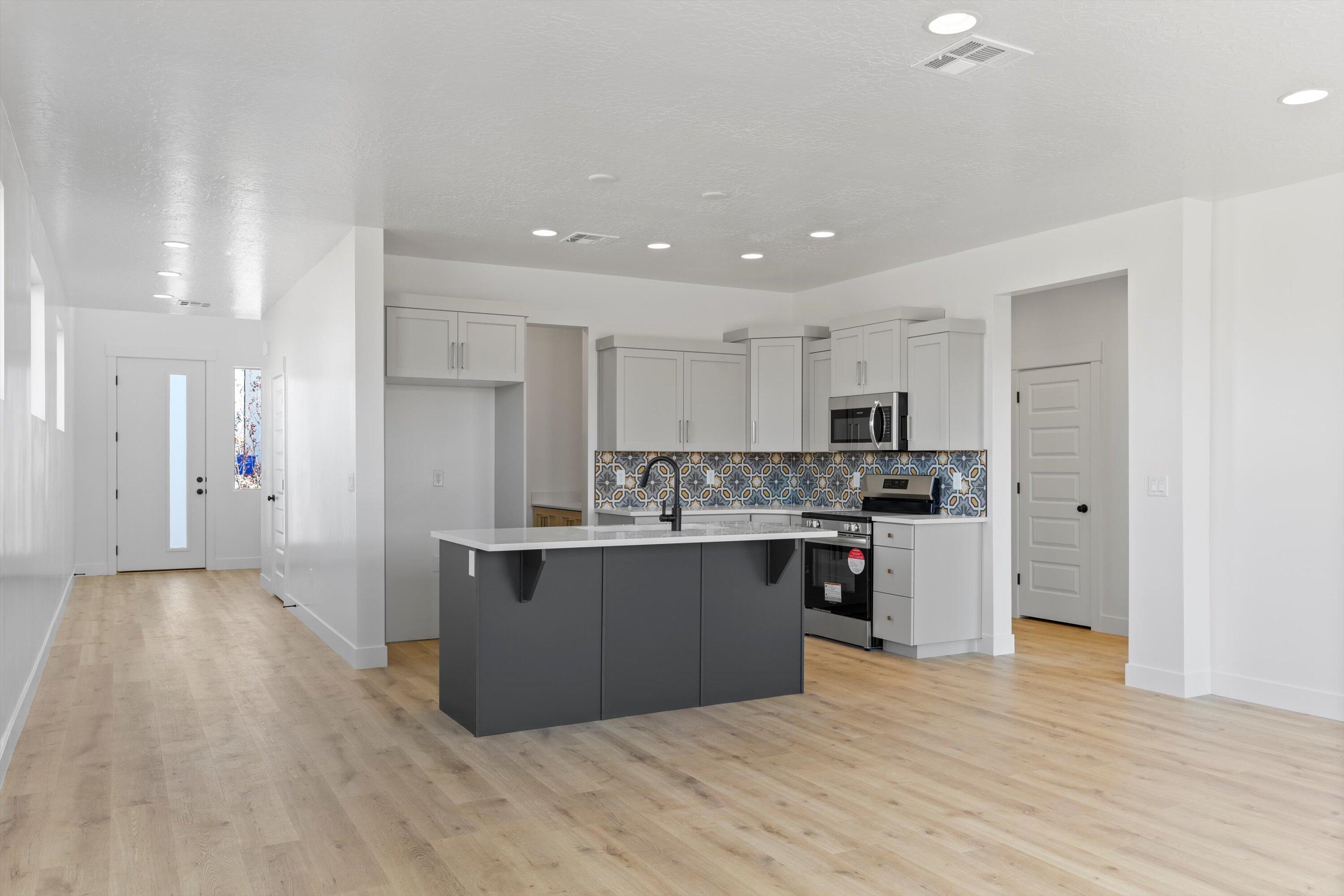 WHITE HILLS SUB - Residential