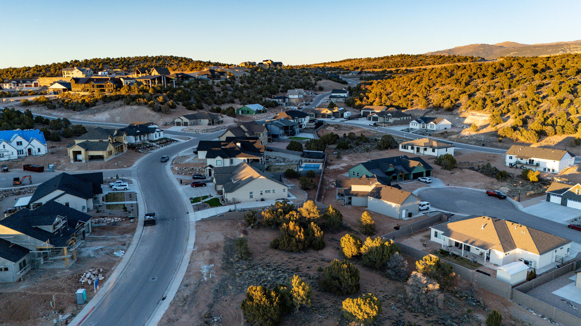 SADDLE BACK RIDGE - Land