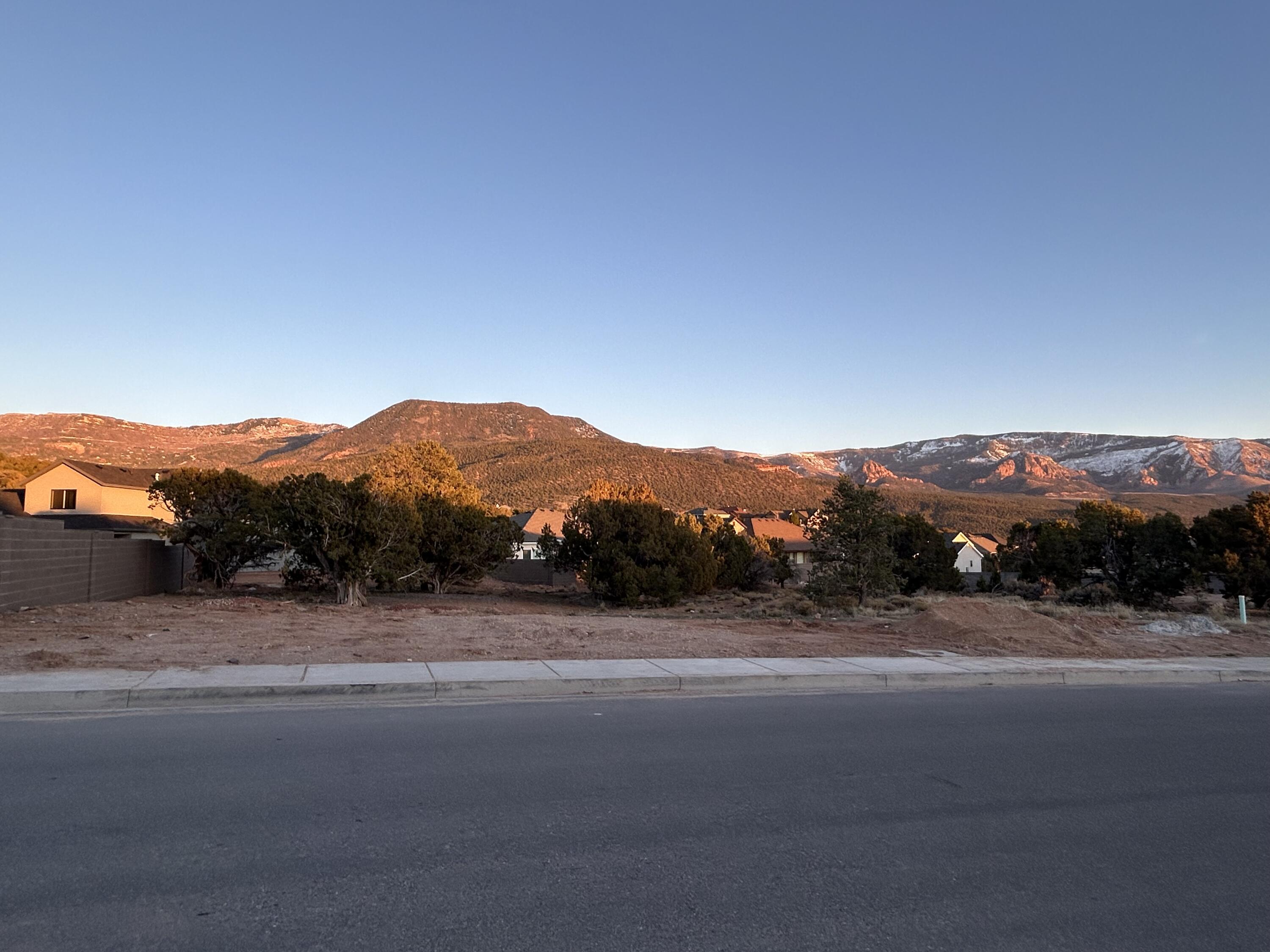 SADDLE BACK RIDGE - Land