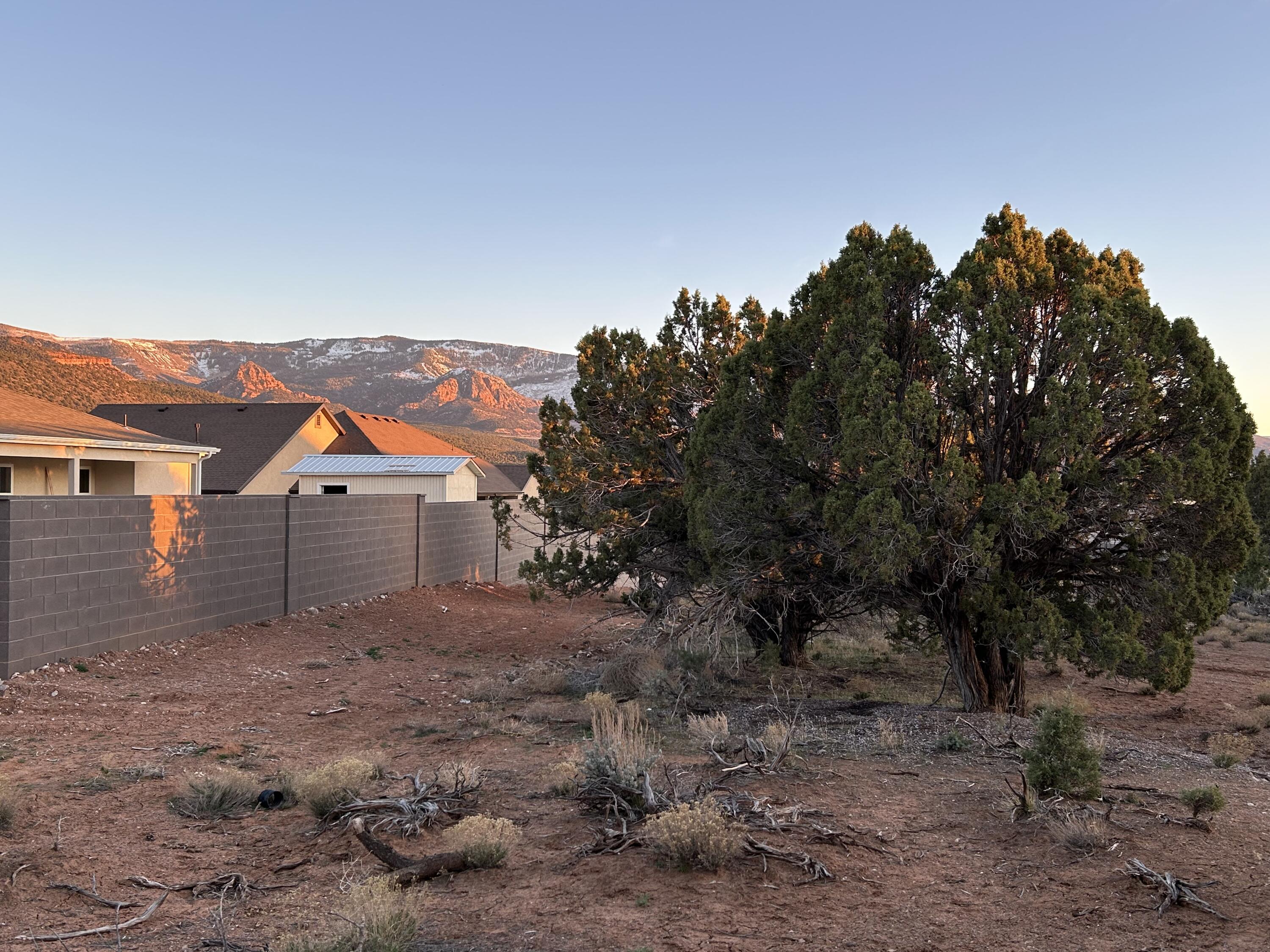 SADDLE BACK RIDGE - Land