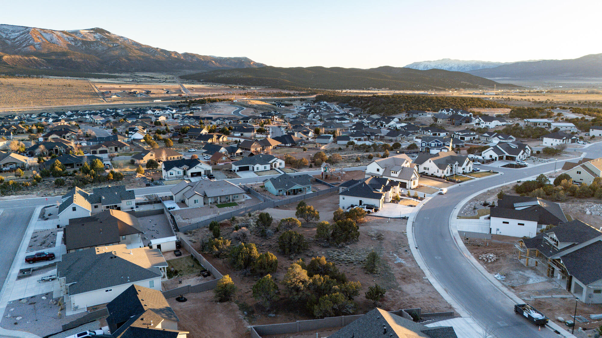 SADDLE BACK RIDGE - Land