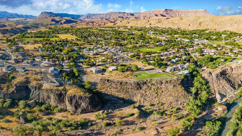 Photo of 171 W 330 N, La Verkin, UT 84745 (MLS # 26-271486)