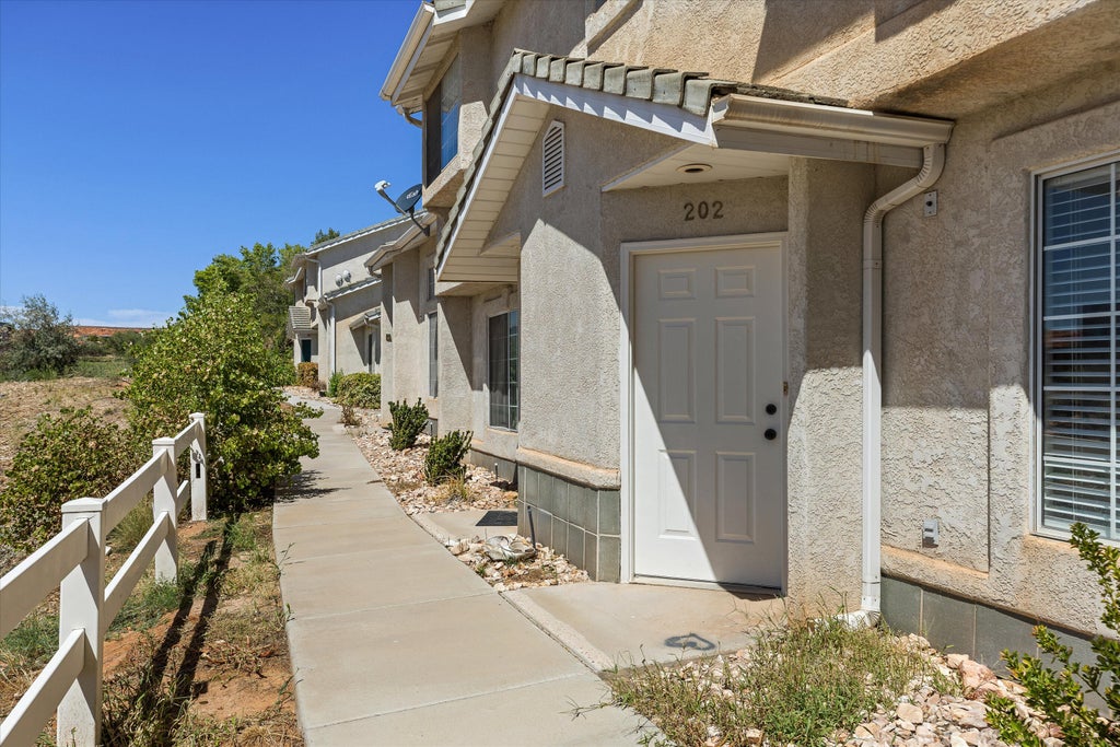 Photo of 684 W Buena Vista Blvd #202, Washington, UT 84780 (MLS # 26-275832)