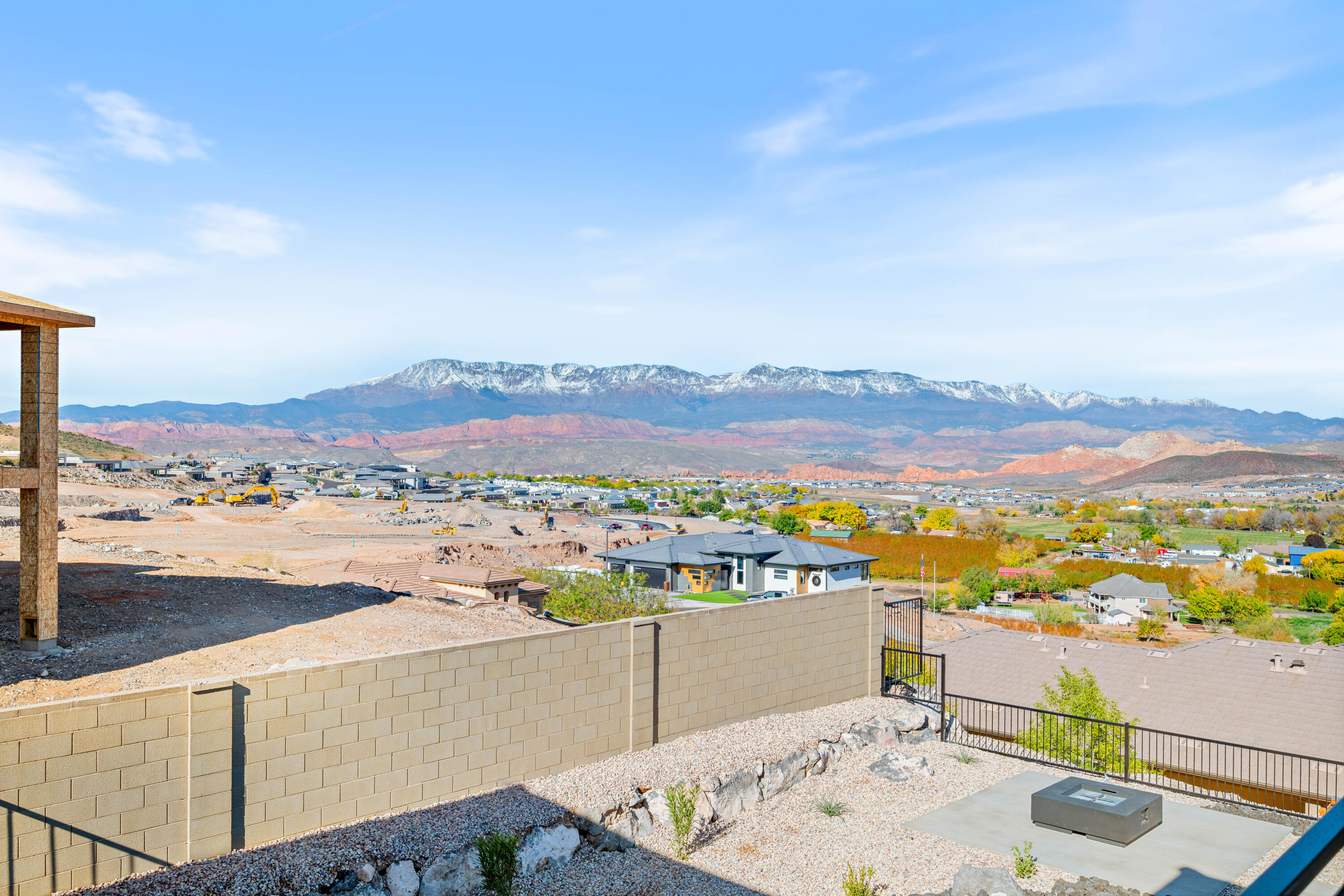 SCENIC POINTE - Residential