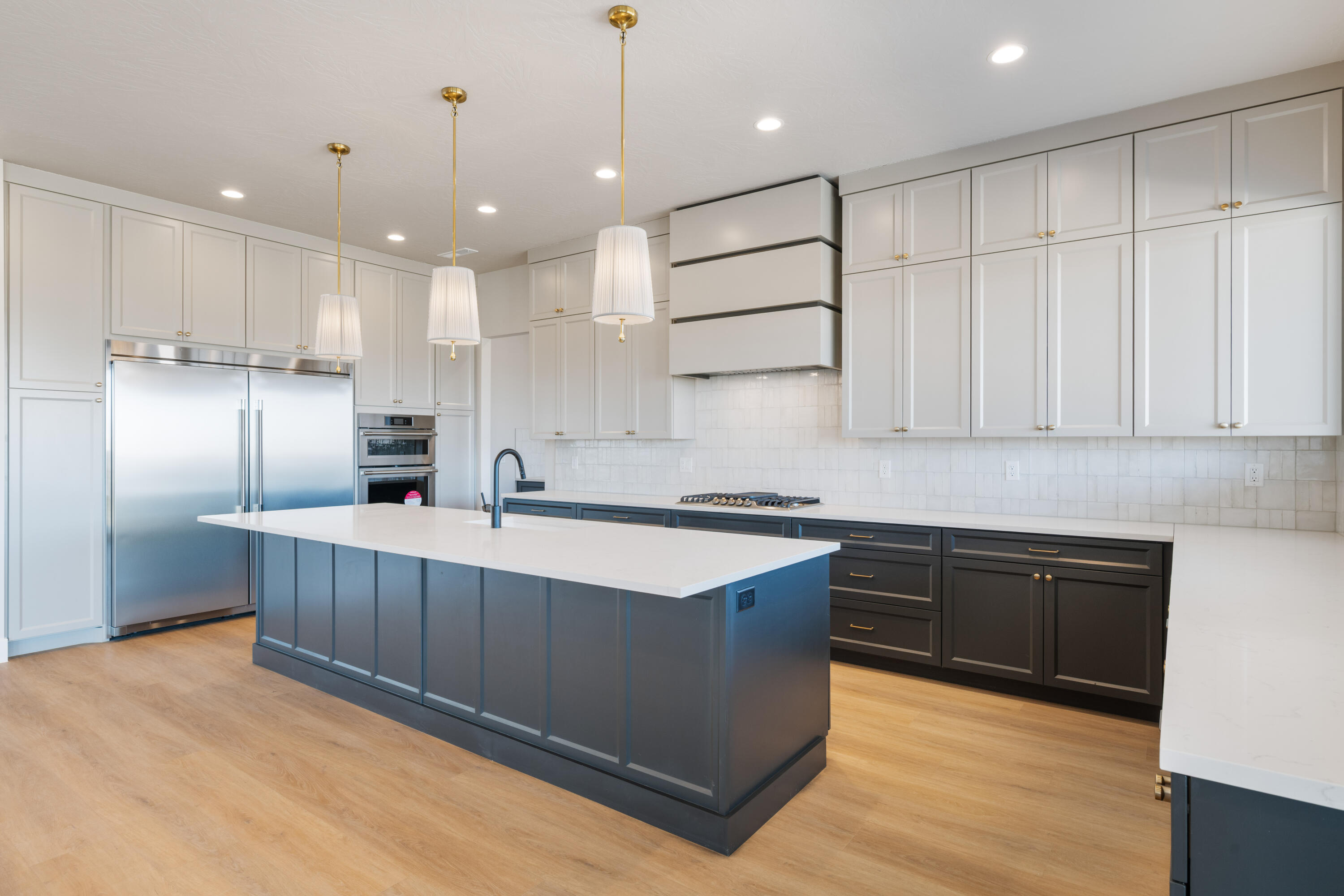 SCENIC POINTE - Residential