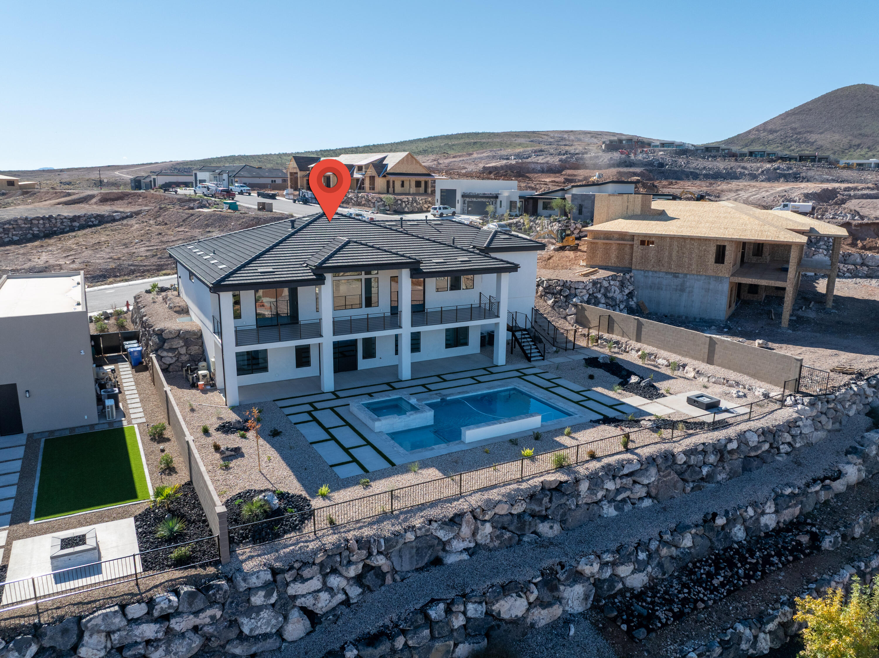 SCENIC POINTE - Residential