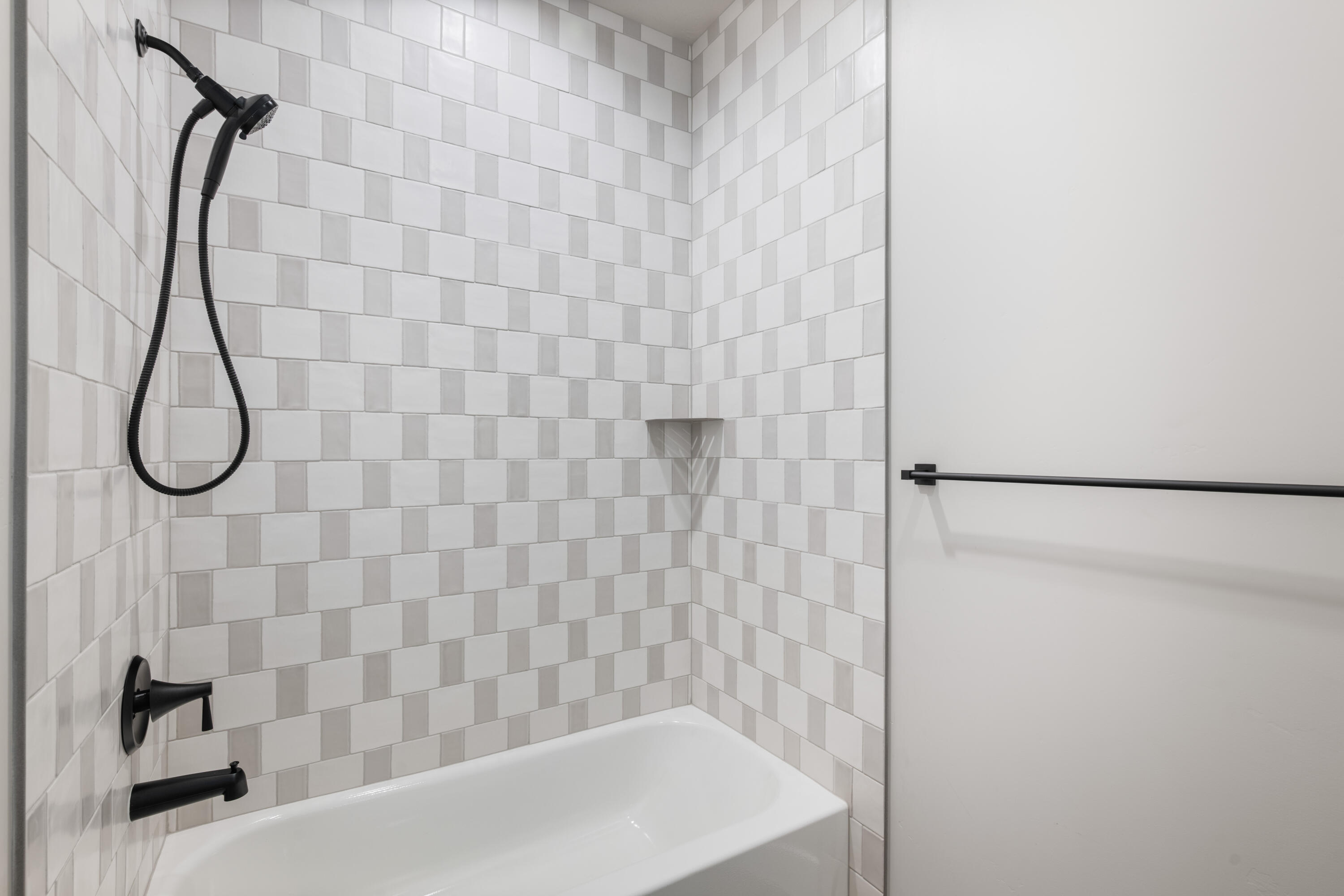 SCENIC POINTE - Residential