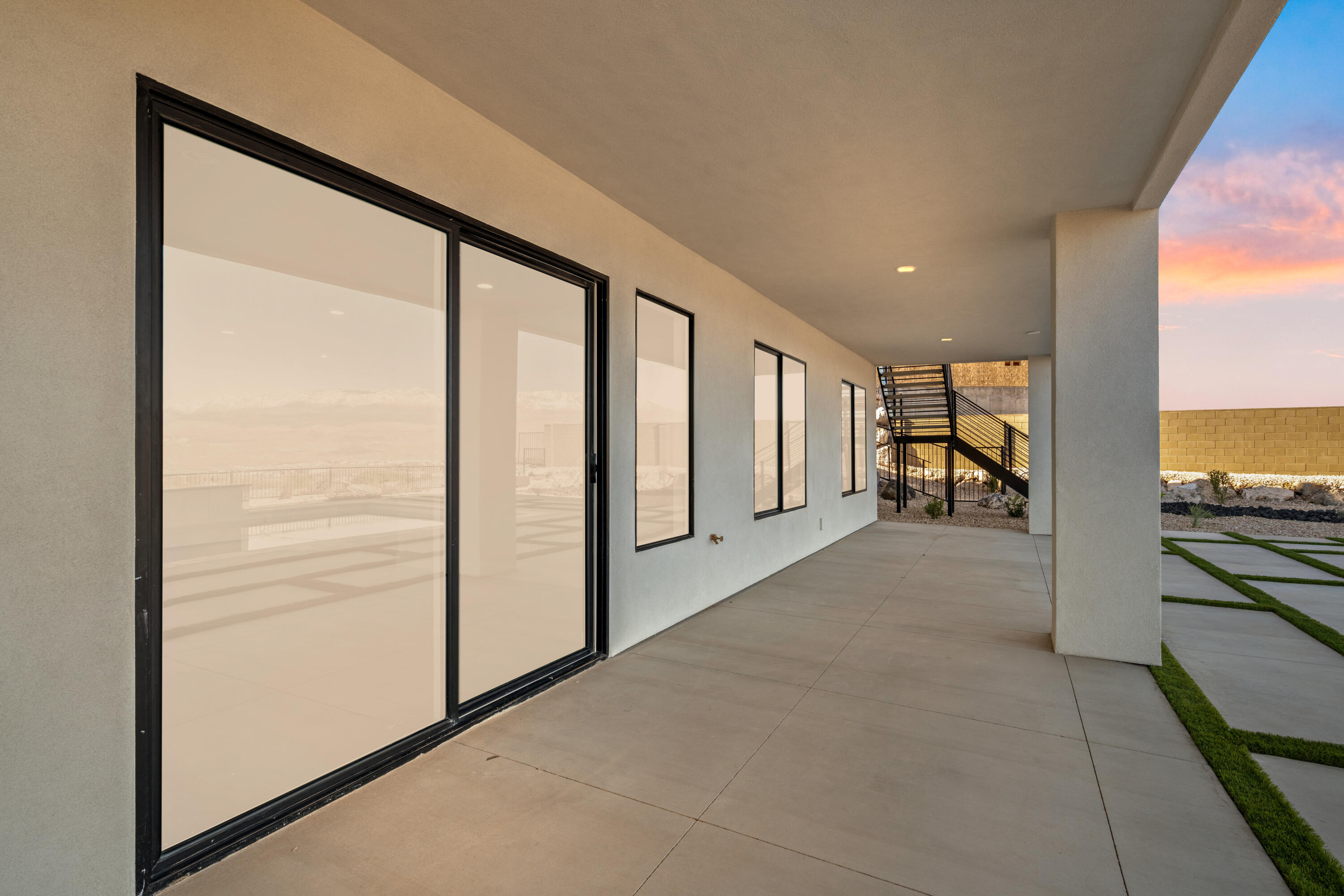 SCENIC POINTE - Residential