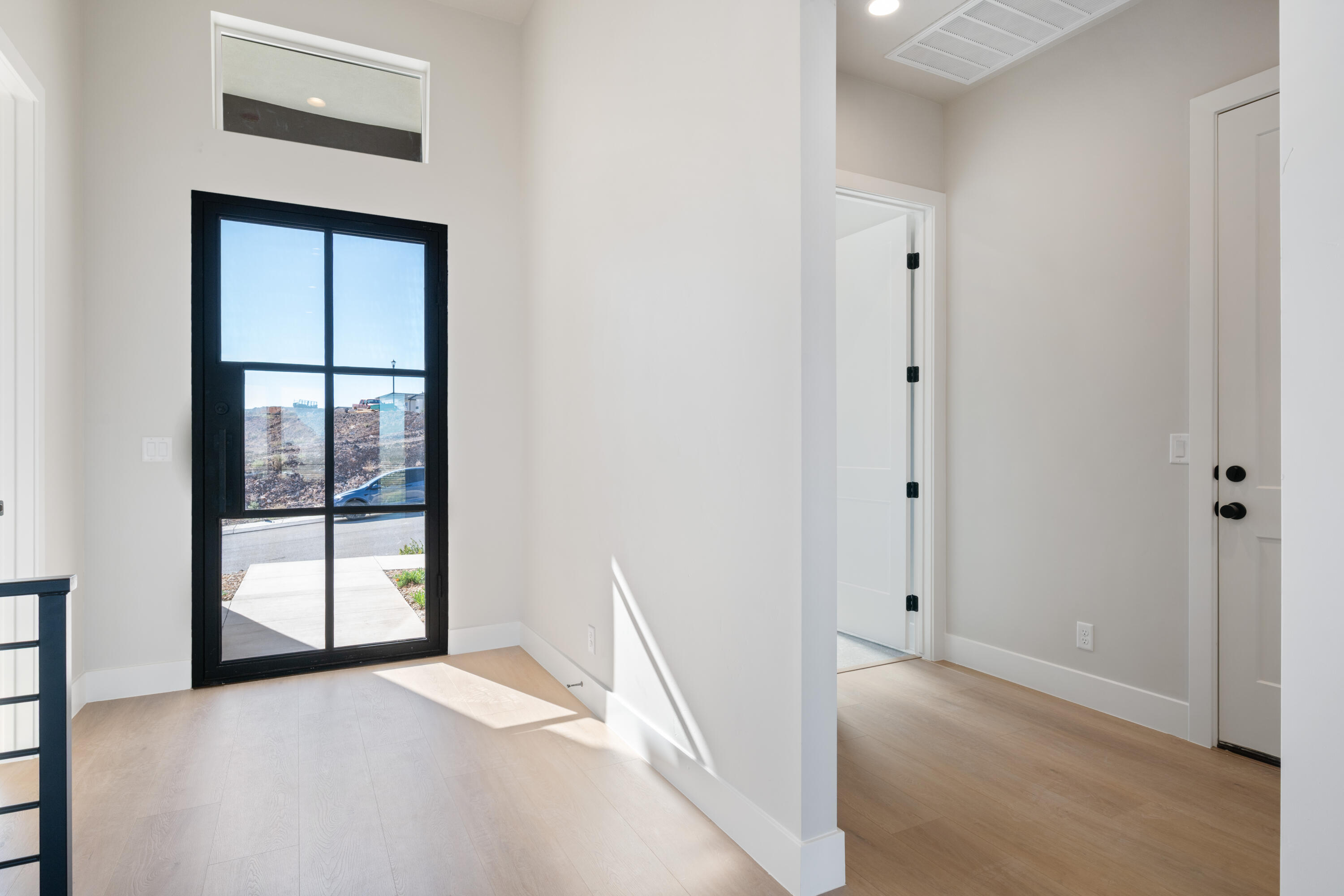 SCENIC POINTE - Residential