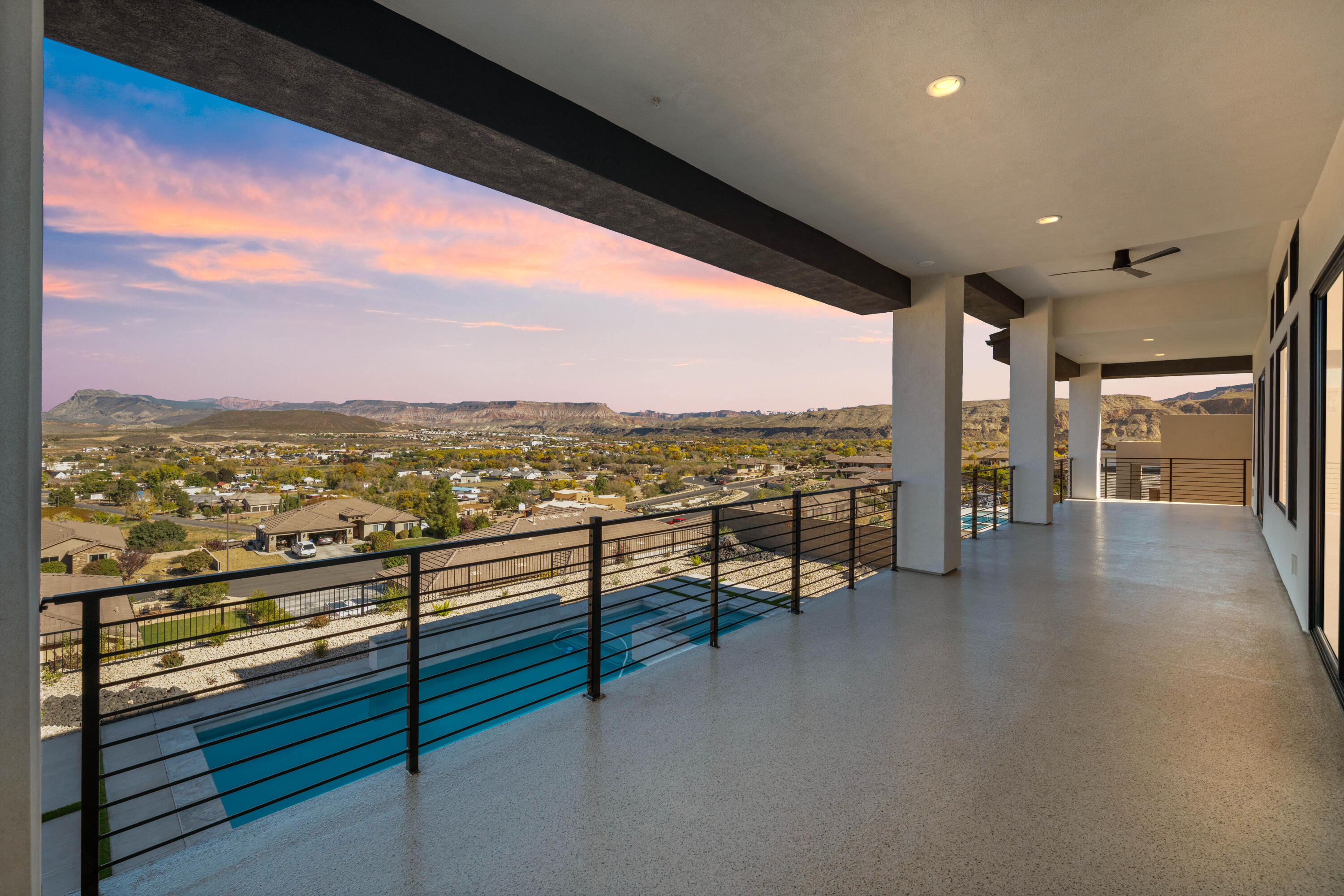 SCENIC POINTE - Residential