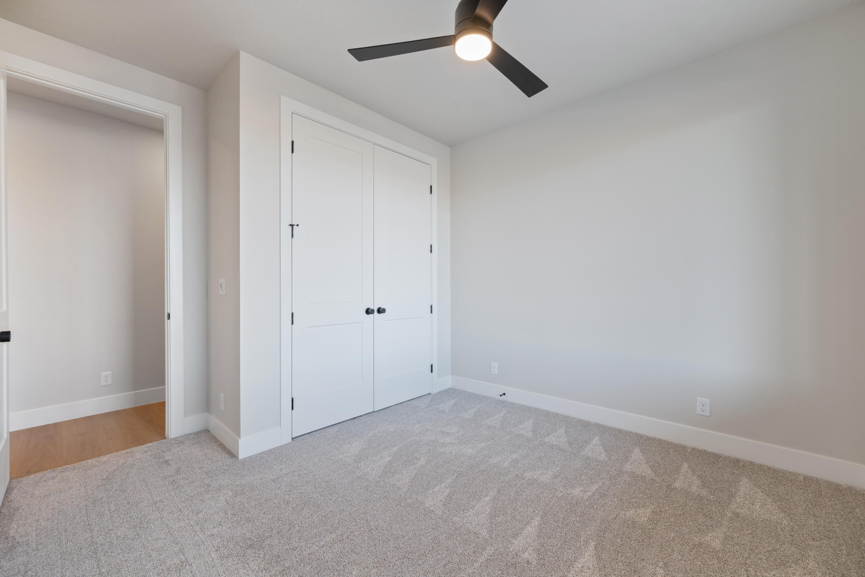 SCENIC POINTE - Residential