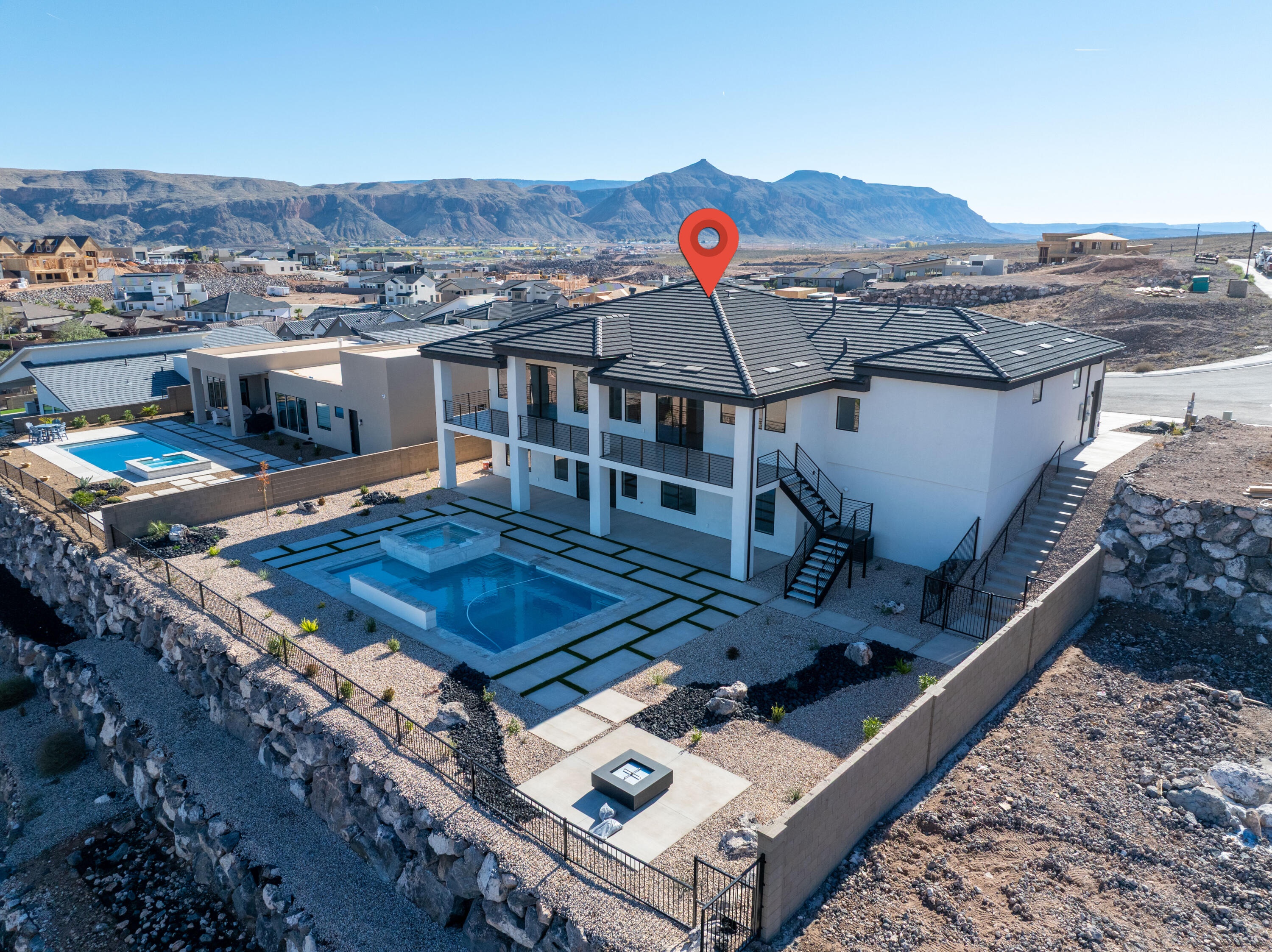 SCENIC POINTE - Residential