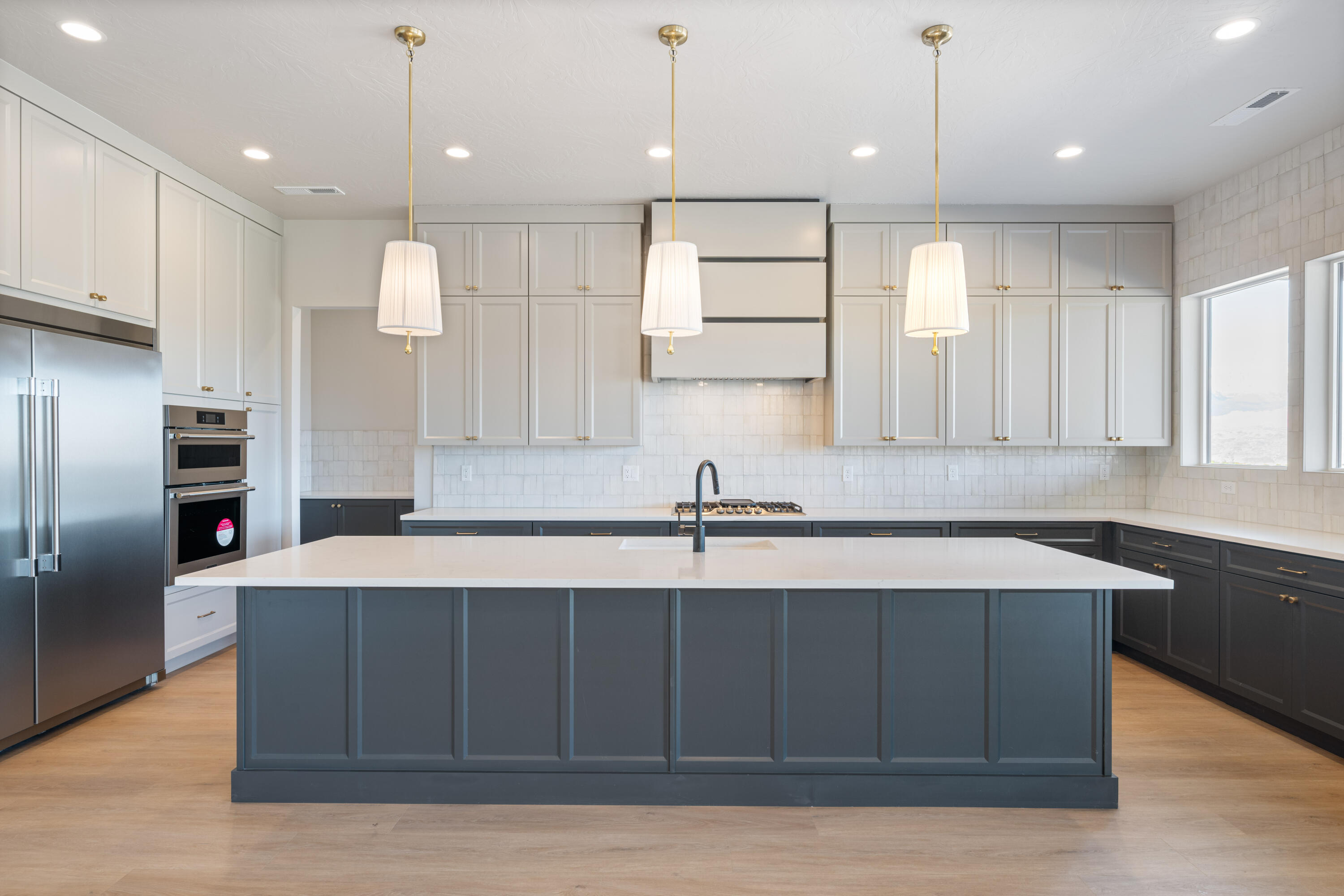 SCENIC POINTE - Residential