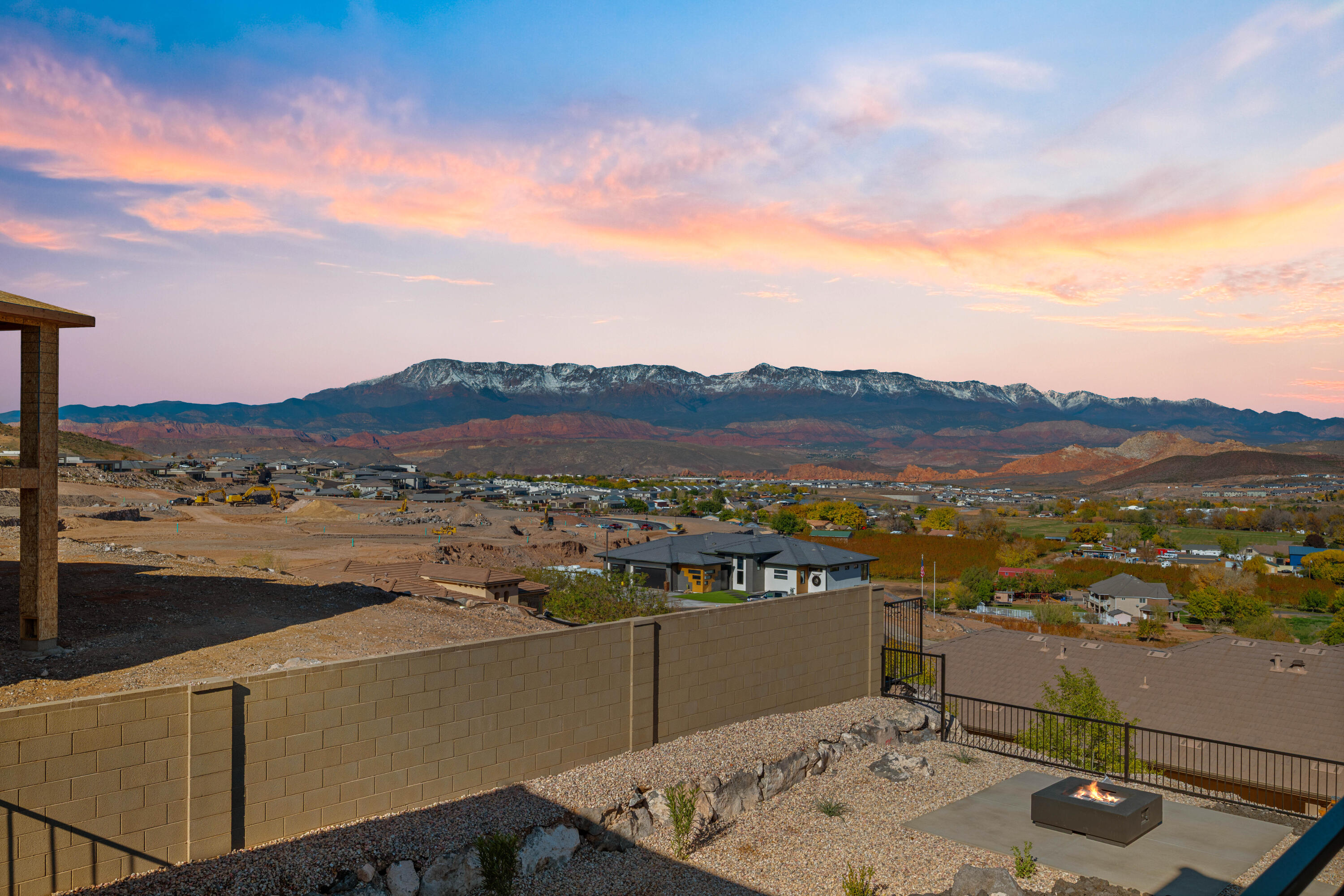 SCENIC POINTE - Residential