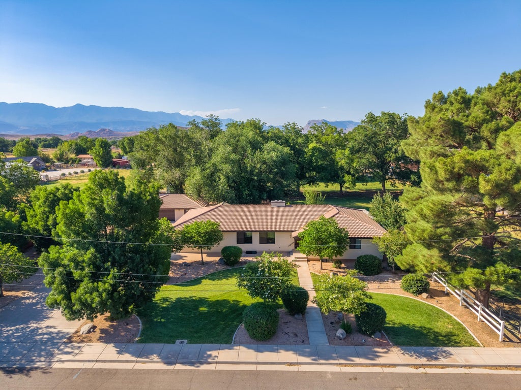 Photo of 192 W 1080 S, Hurricane, UT 84737 (MLS # 26-273502)