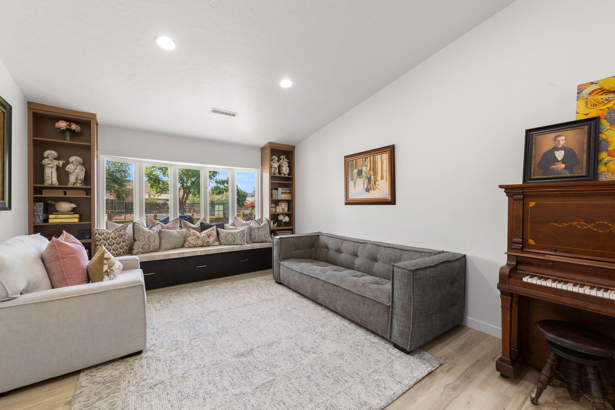 BLOOMINGTON RANCHES - Residential