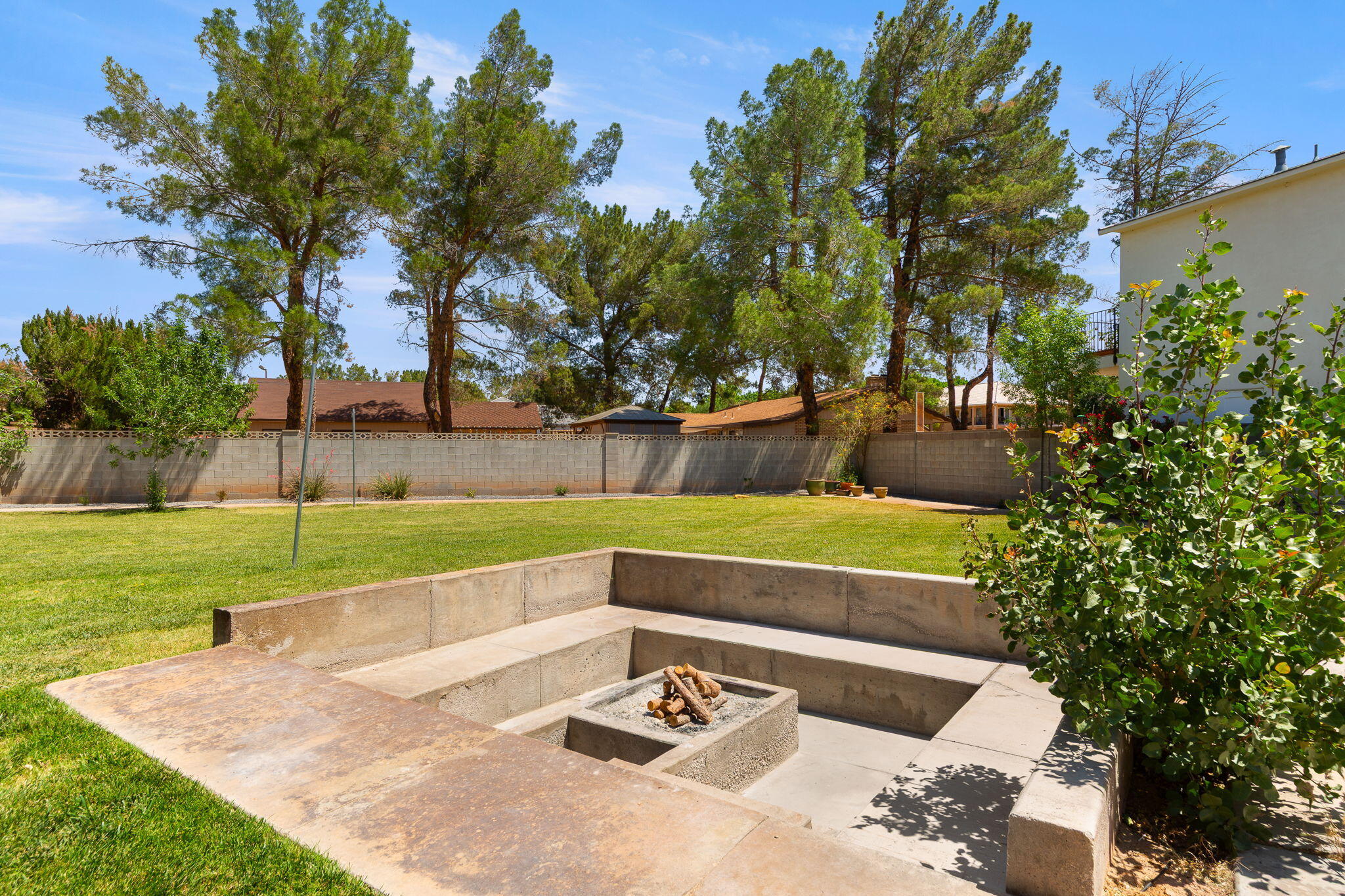 BLOOMINGTON RANCHES - Residential