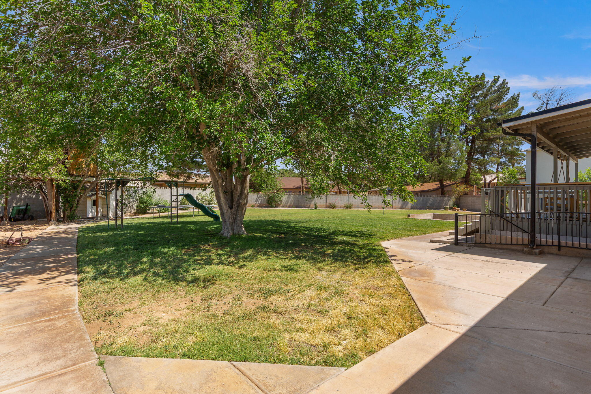BLOOMINGTON RANCHES - Residential