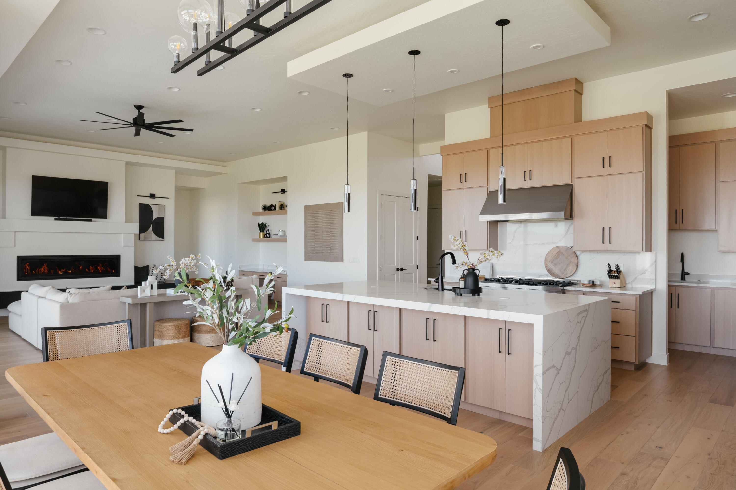 INDIAN KNOLLS - Residential