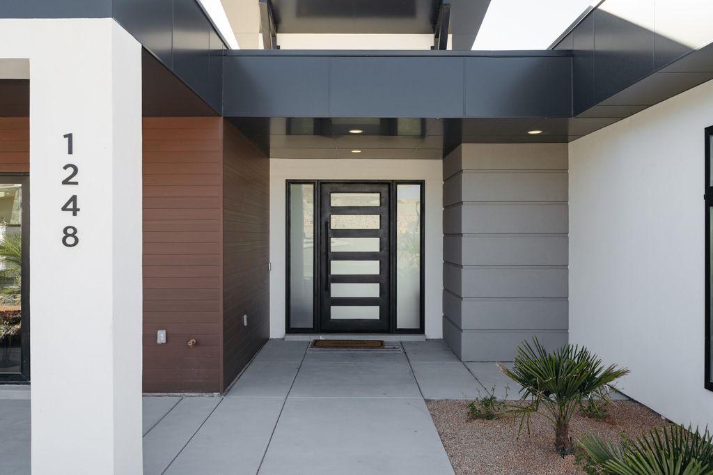 Photo of 1248 S Seminole Way, Washington, UT 84780 (MLS # 25-266825)