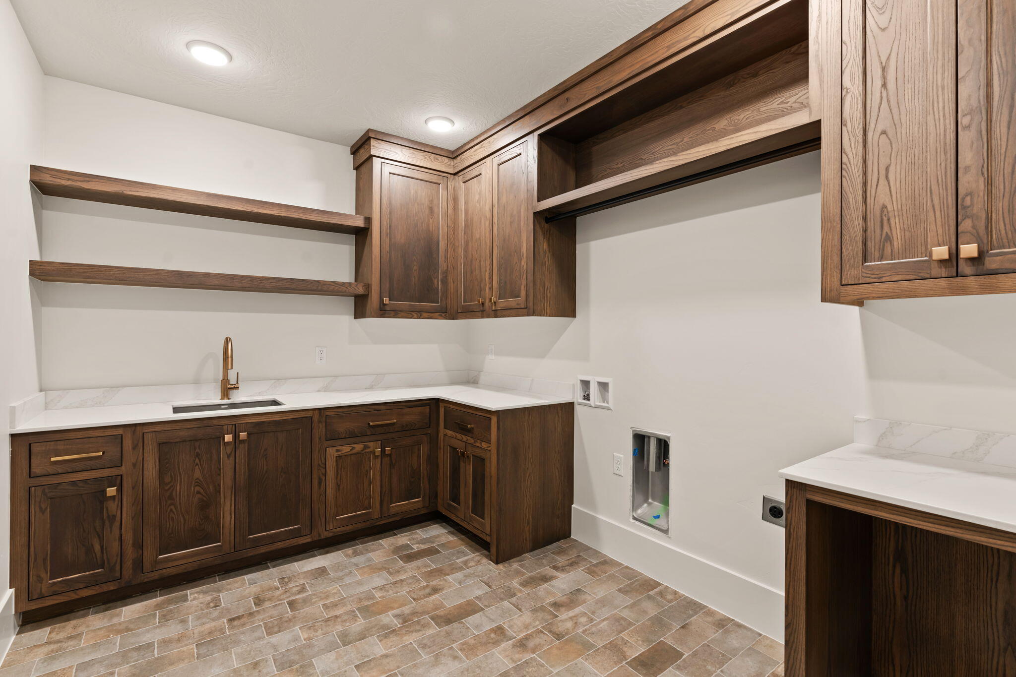 SUMMIT VIEW - Residential