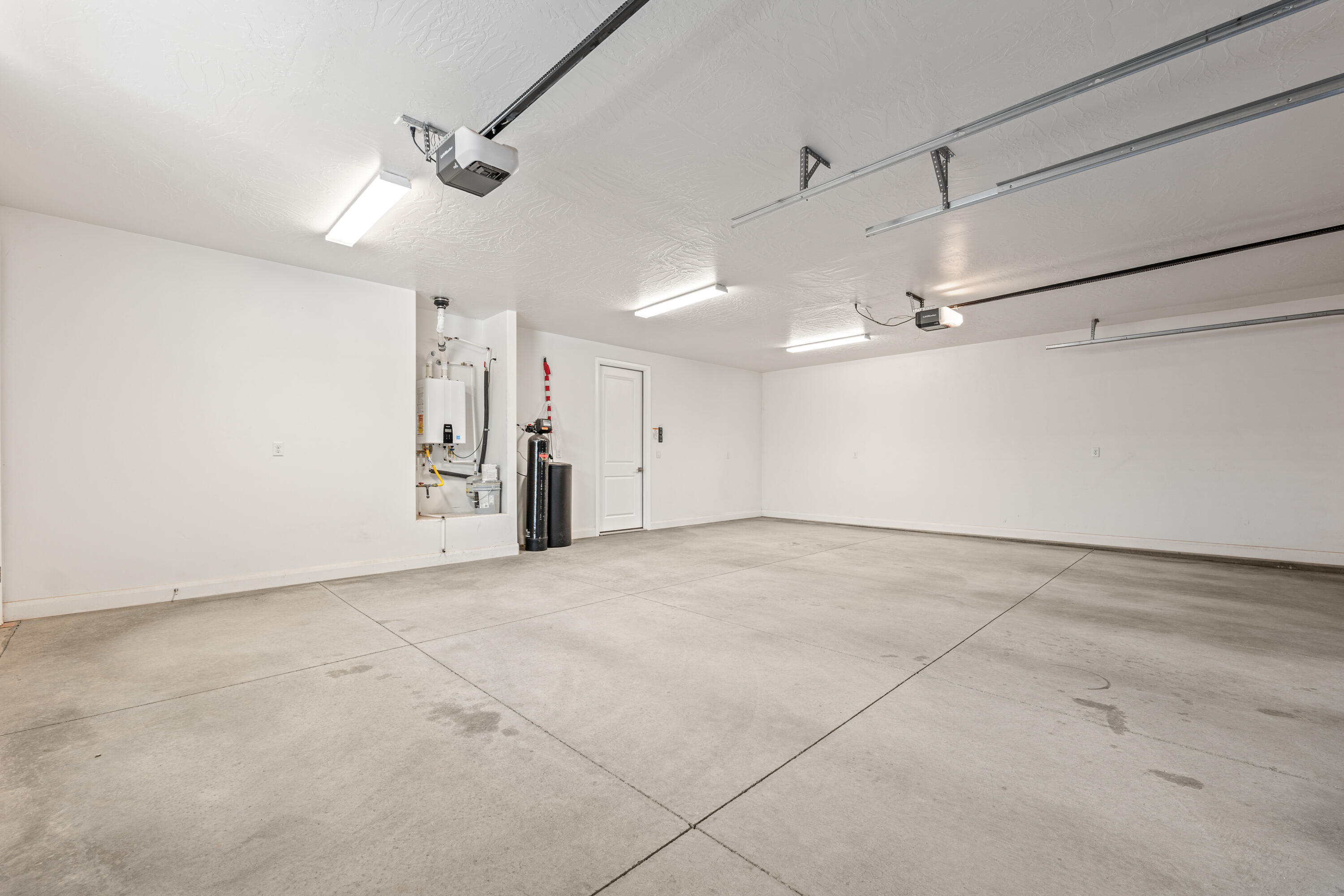 WARNER GATEWAY - Residential