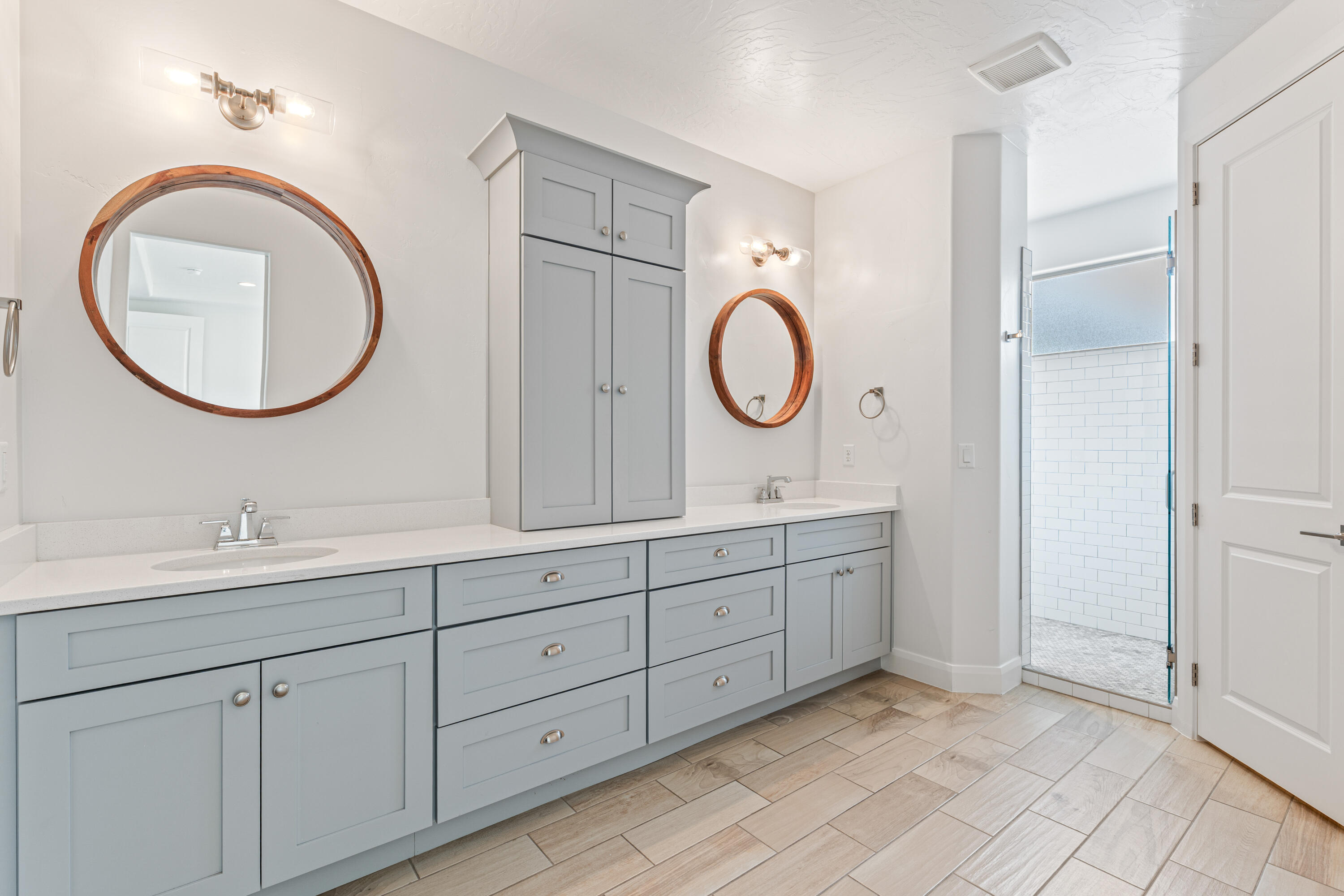 WARNER GATEWAY - Residential