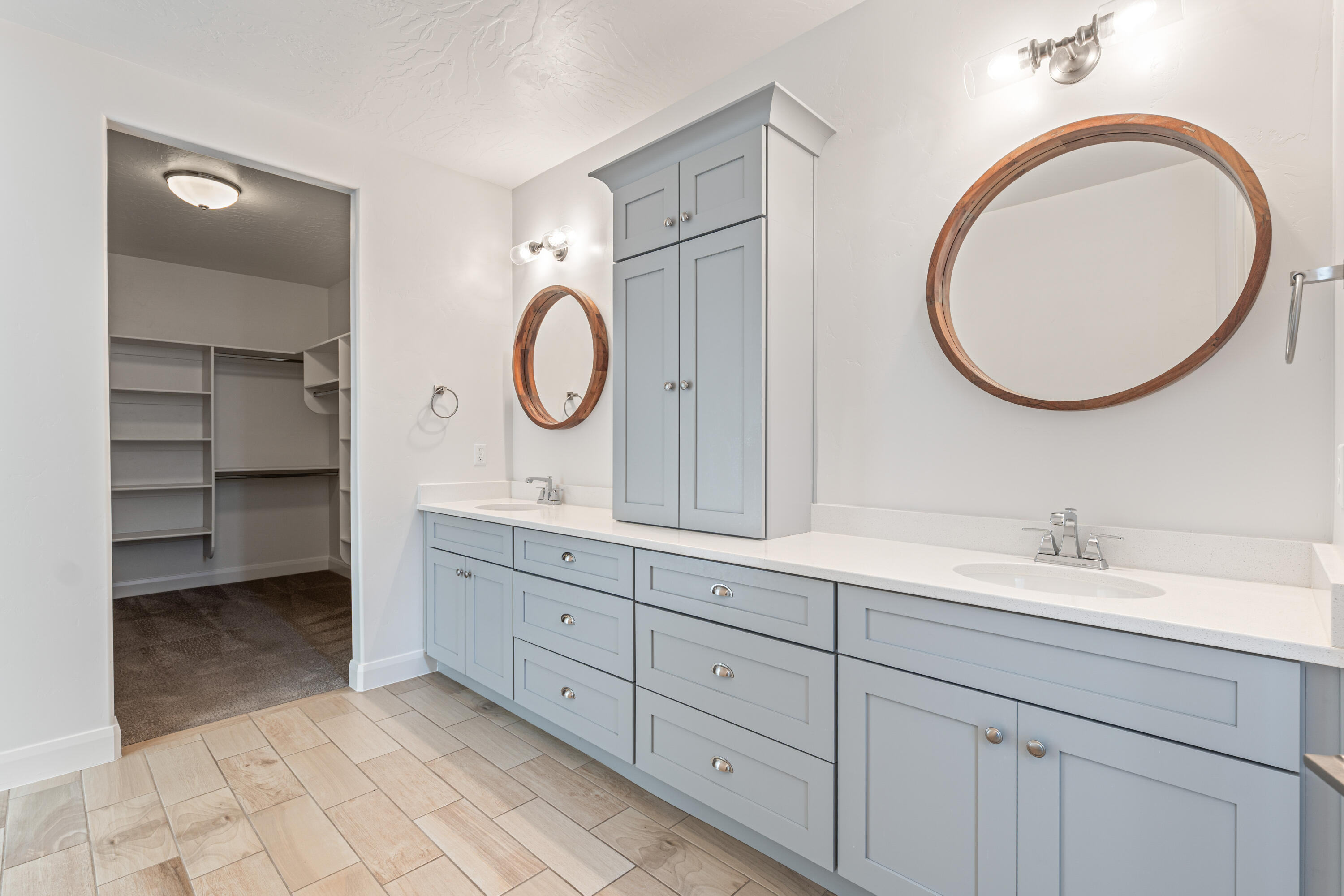 WARNER GATEWAY - Residential