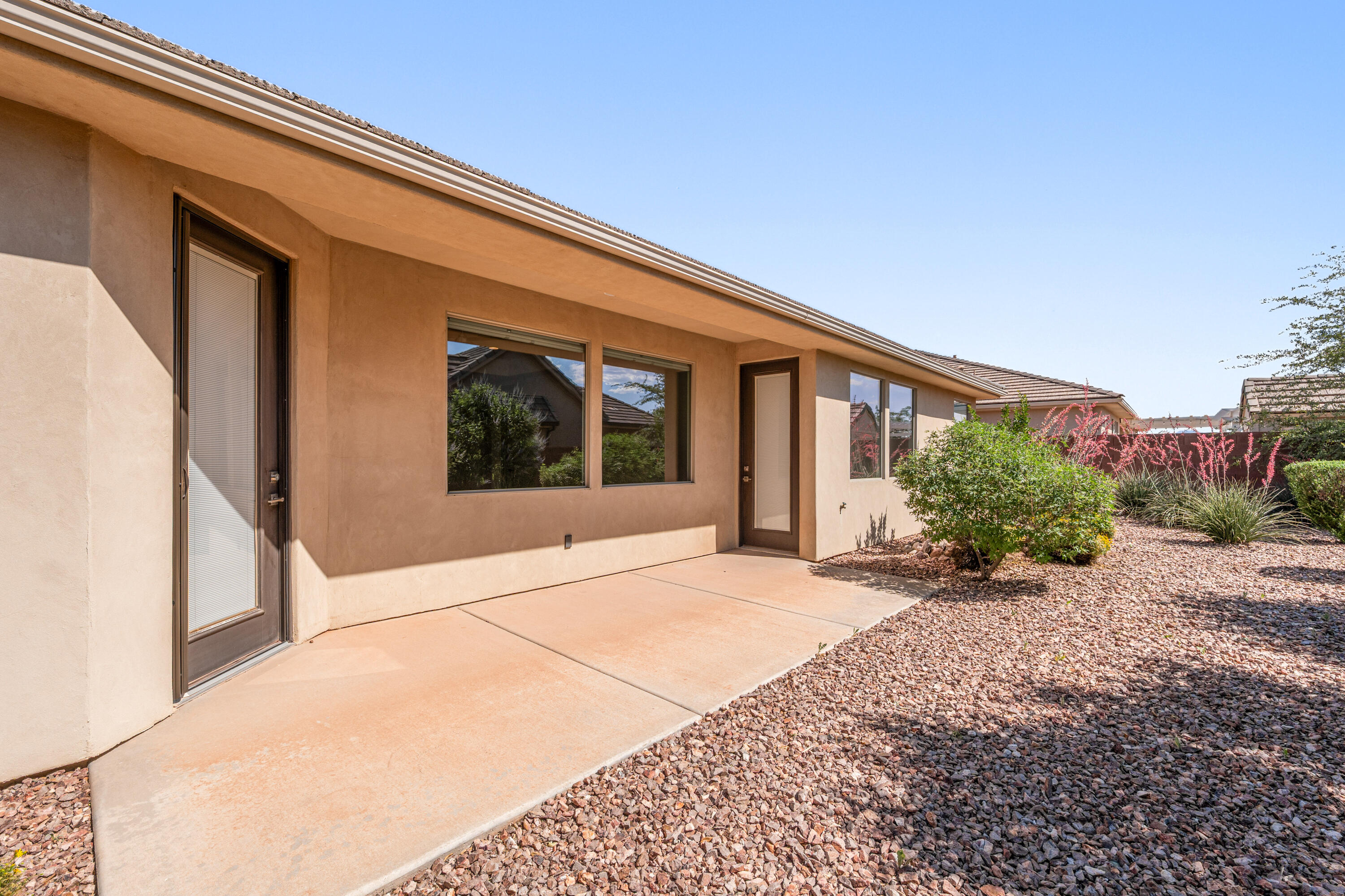 WARNER GATEWAY - Residential