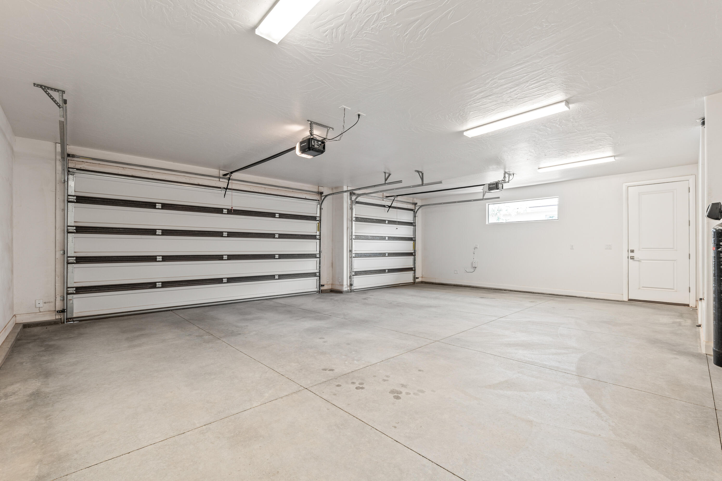 WARNER GATEWAY - Residential