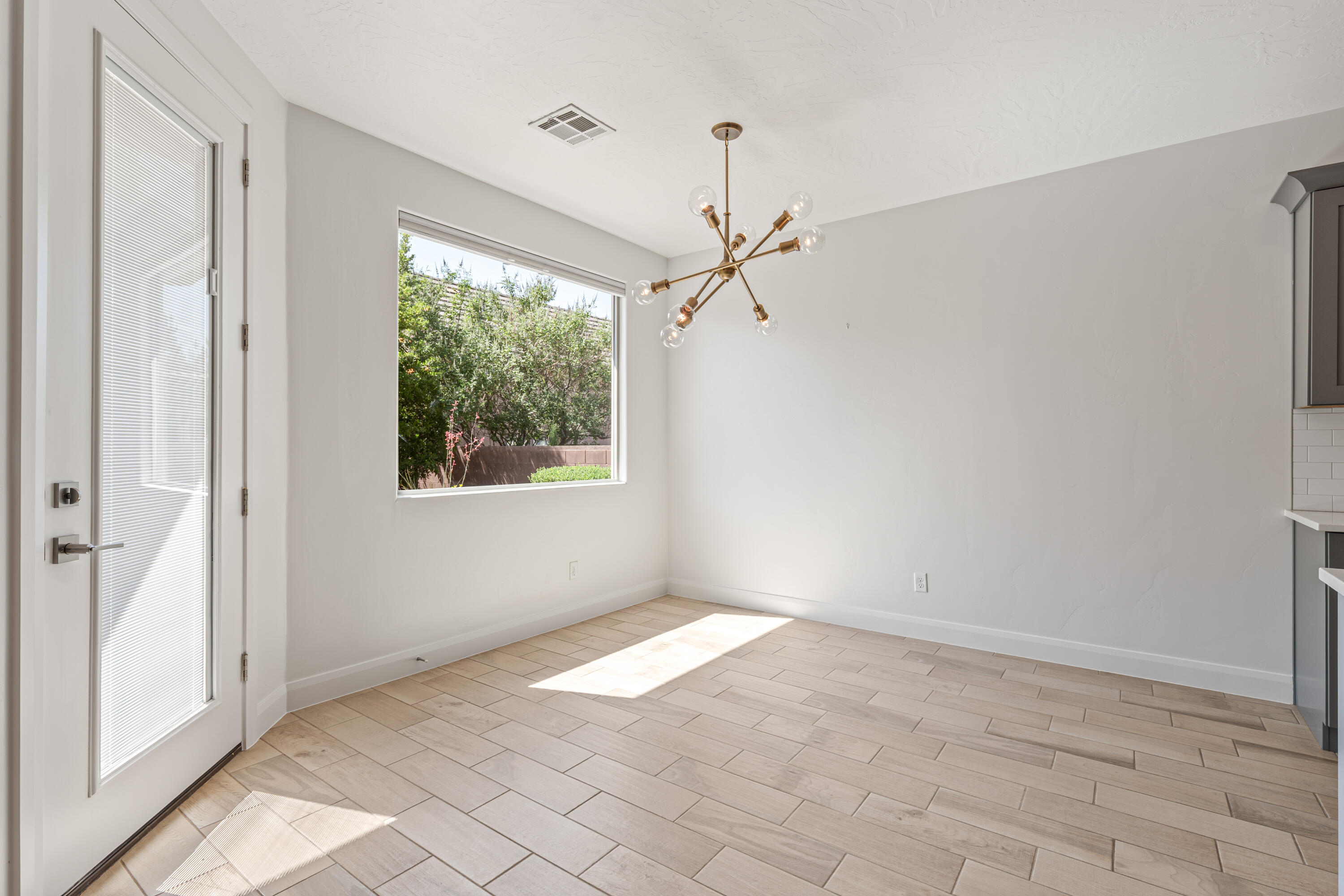 WARNER GATEWAY - Residential