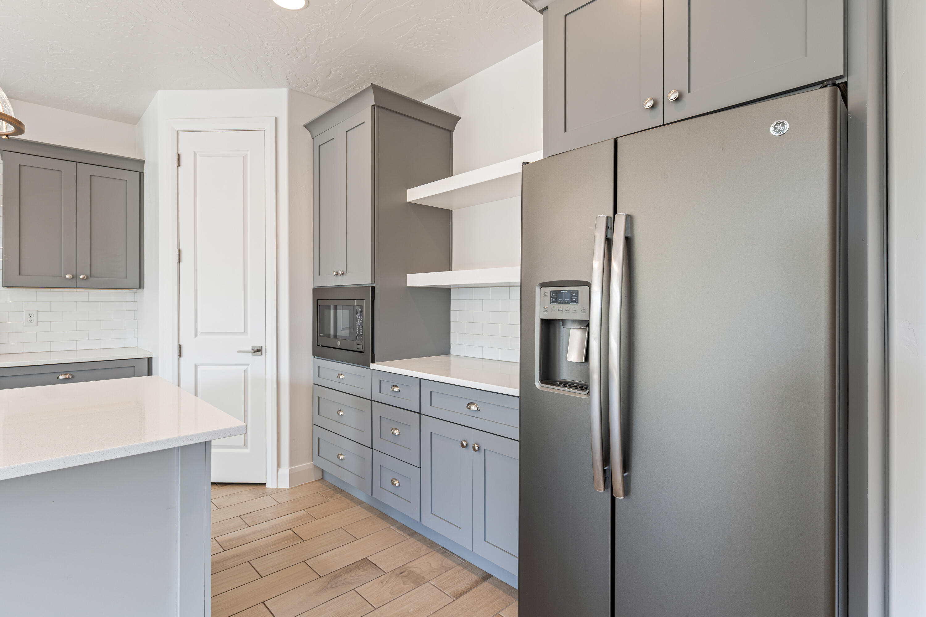 WARNER GATEWAY - Residential