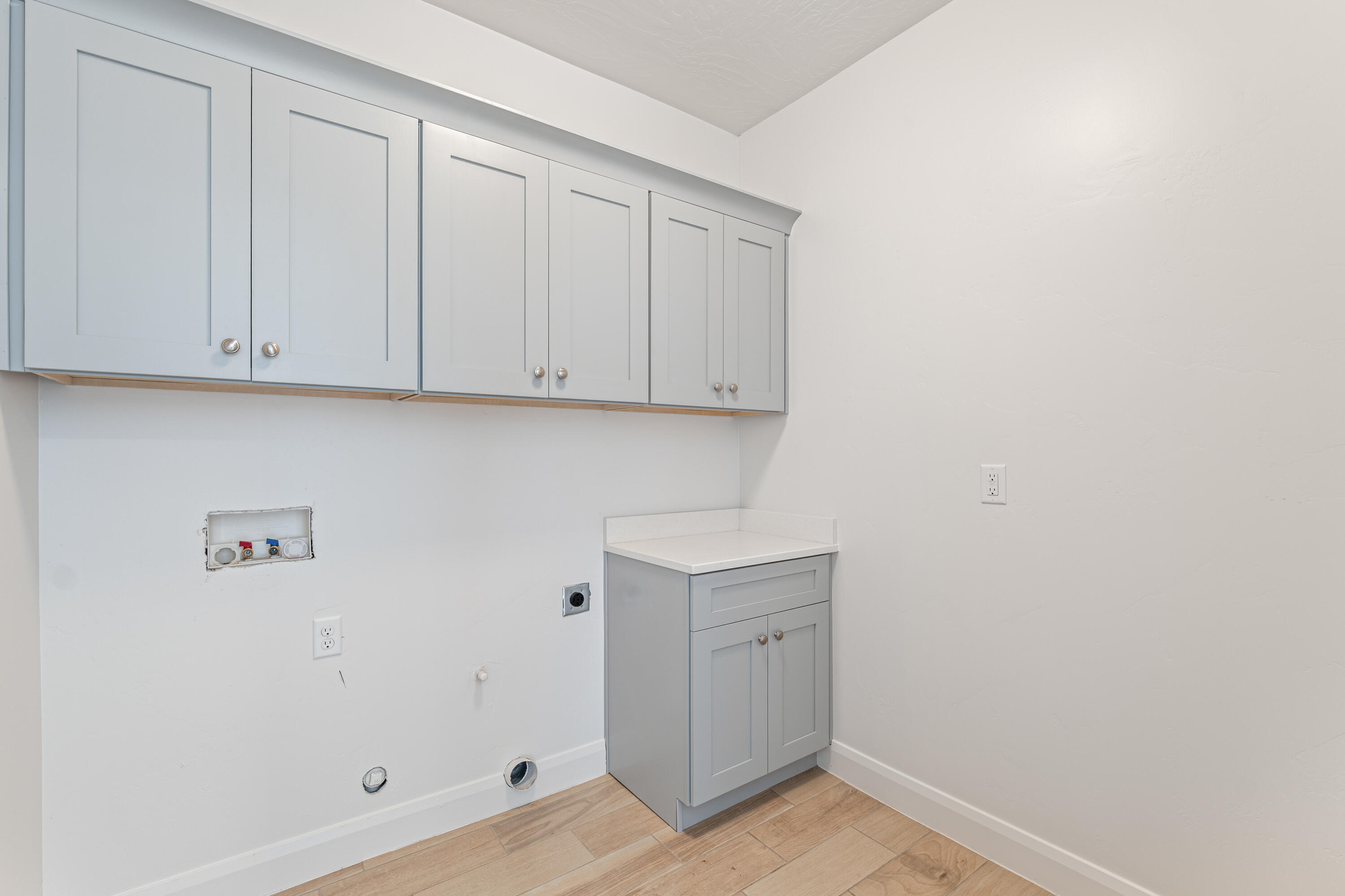 WARNER GATEWAY - Residential