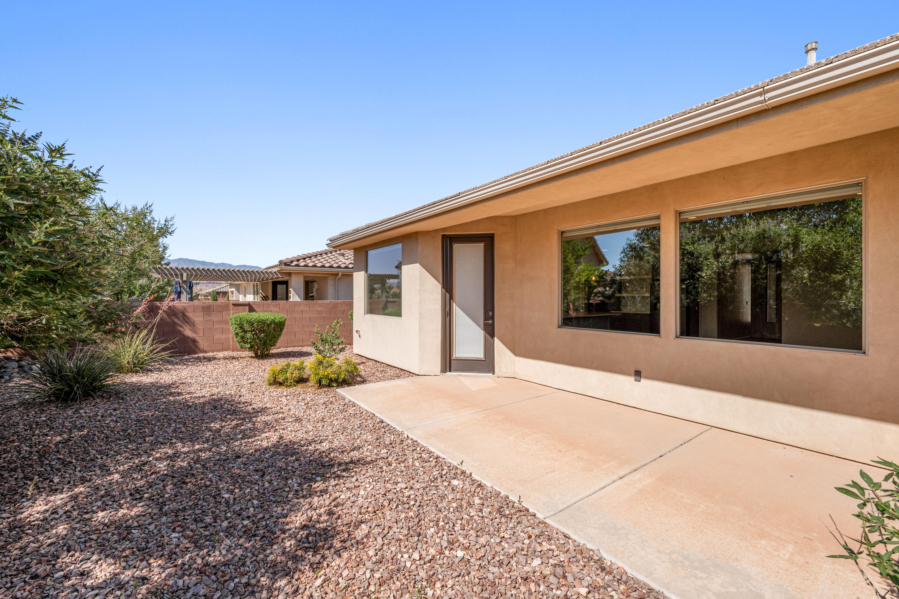 WARNER GATEWAY - Residential