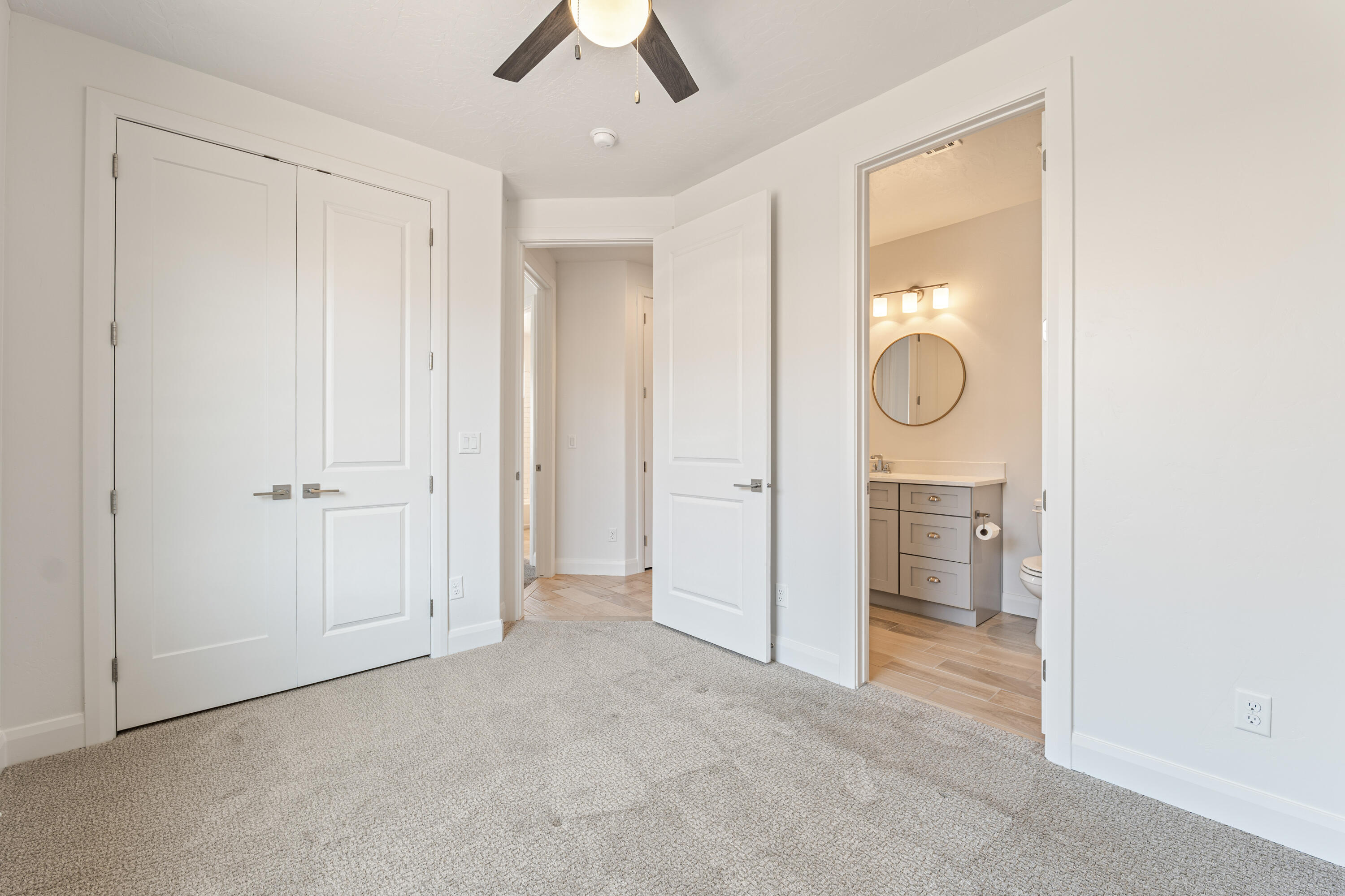 WARNER GATEWAY - Residential