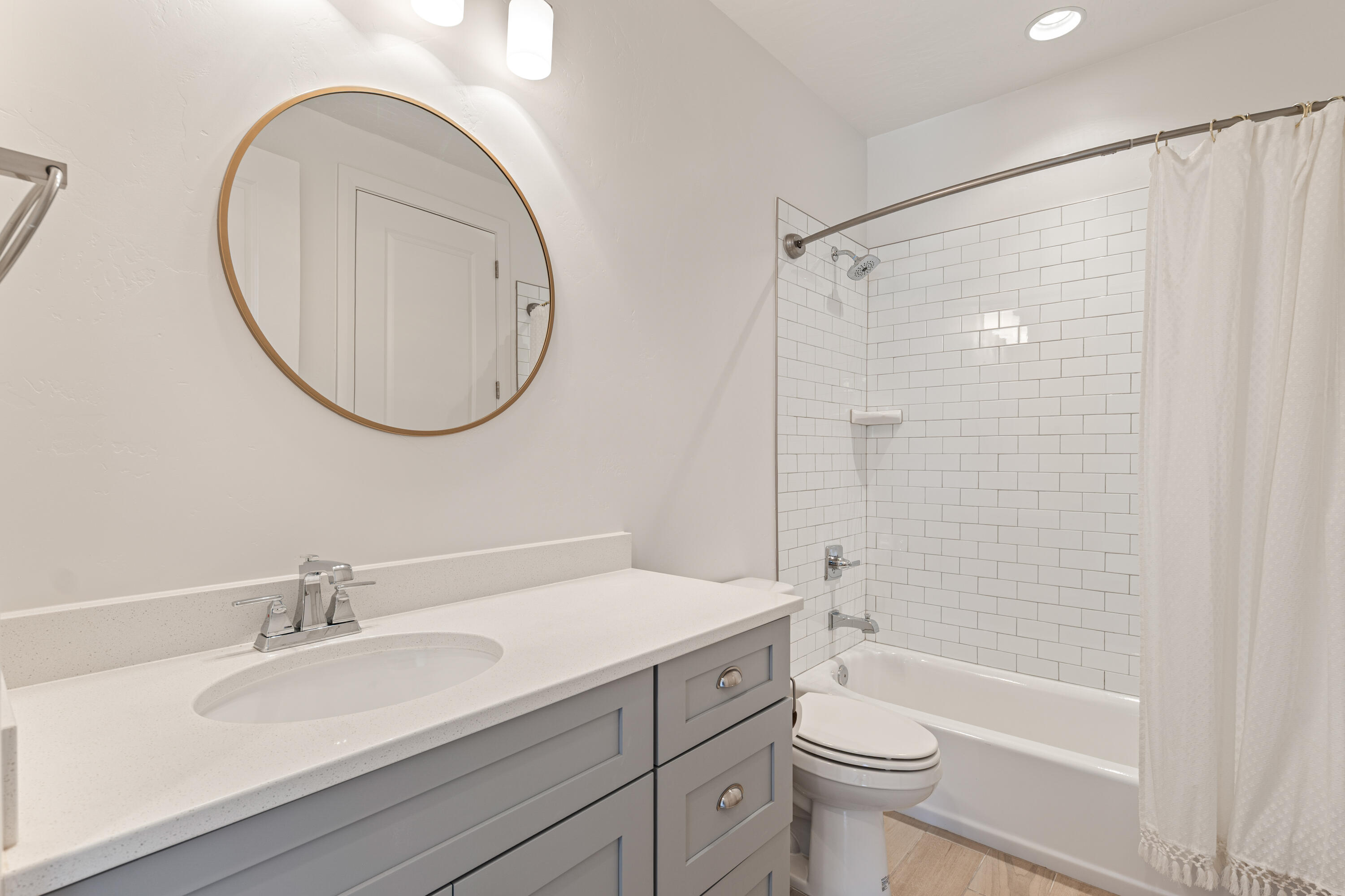 WARNER GATEWAY - Residential